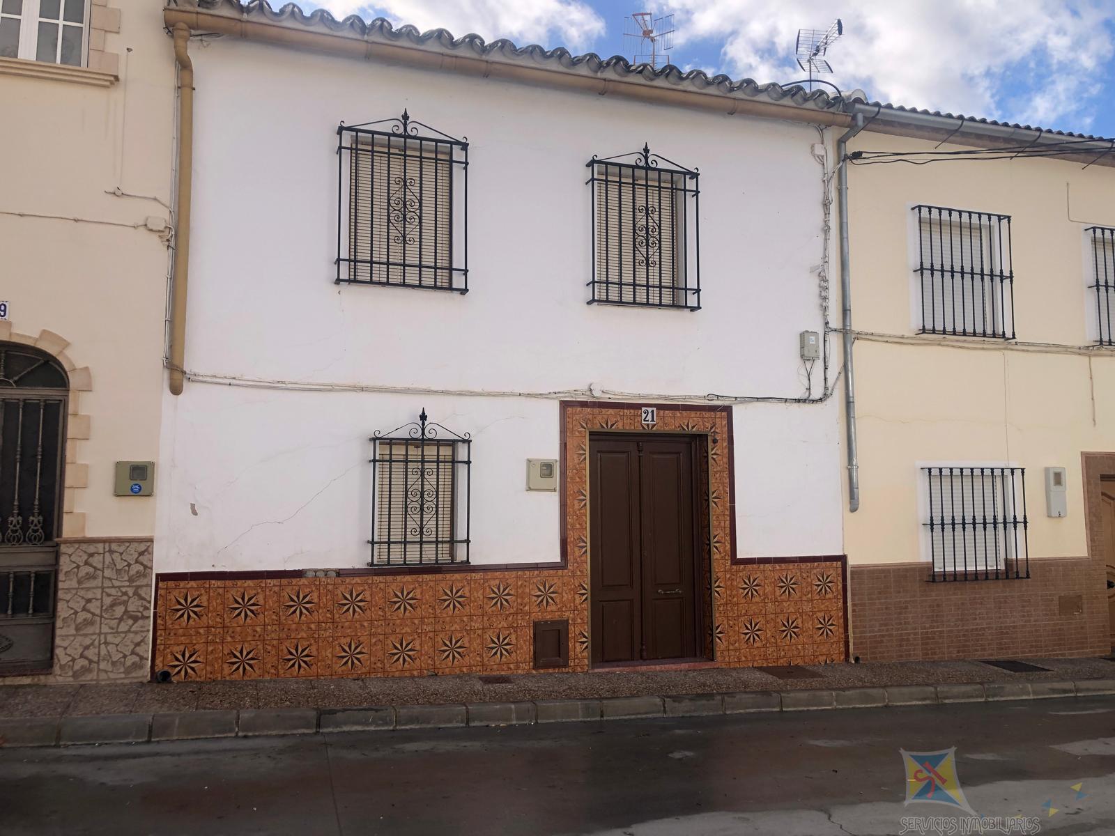 For sale of house in Cuevas Bajas