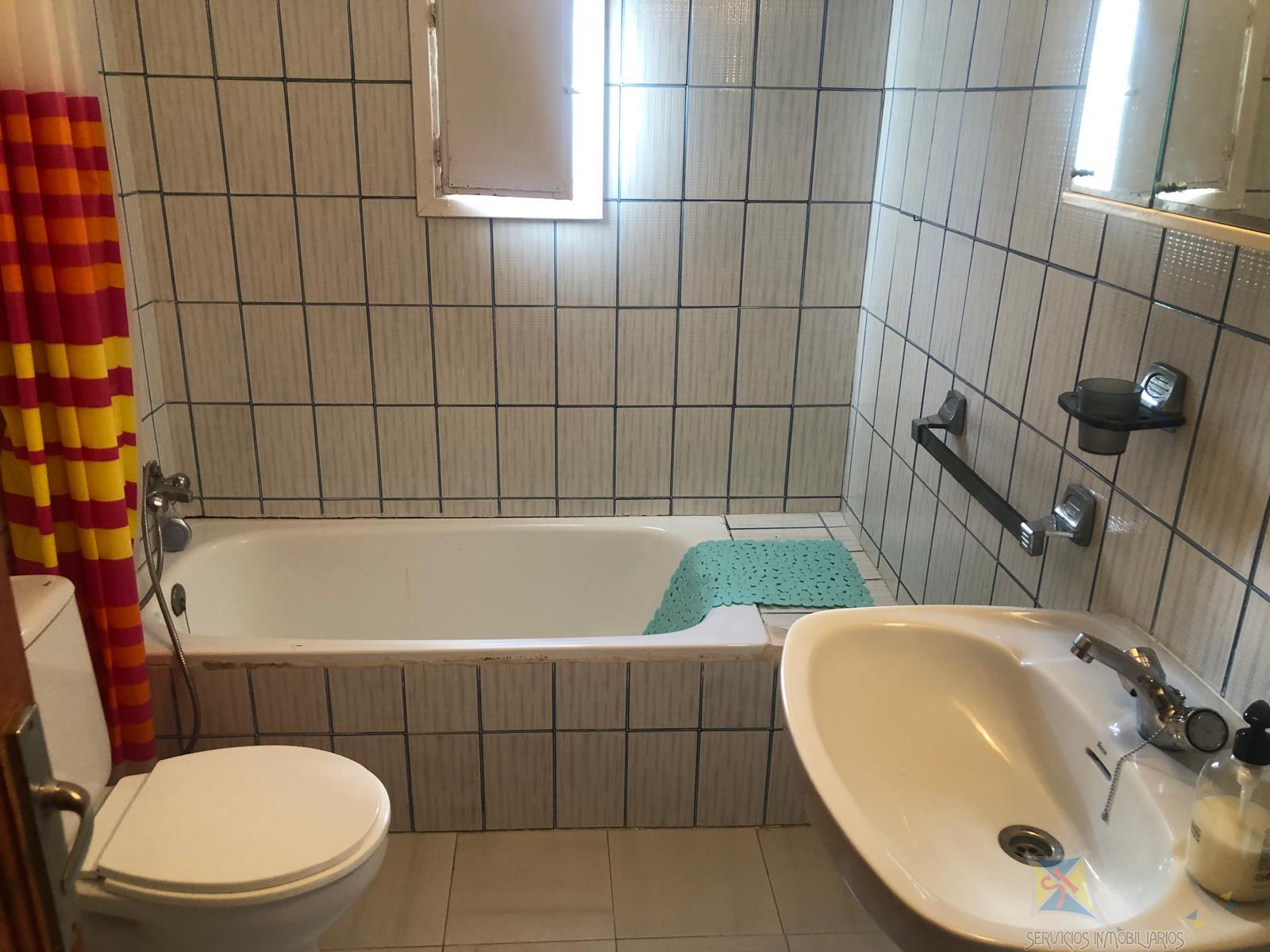 For sale of house in Cuevas Bajas