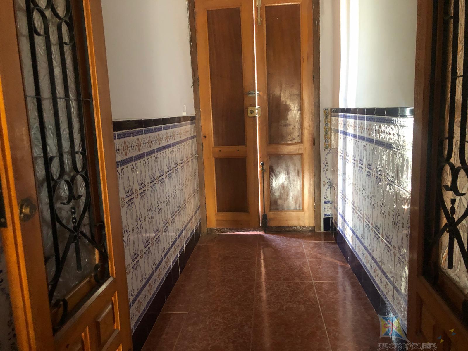 For sale of house in Cuevas Bajas