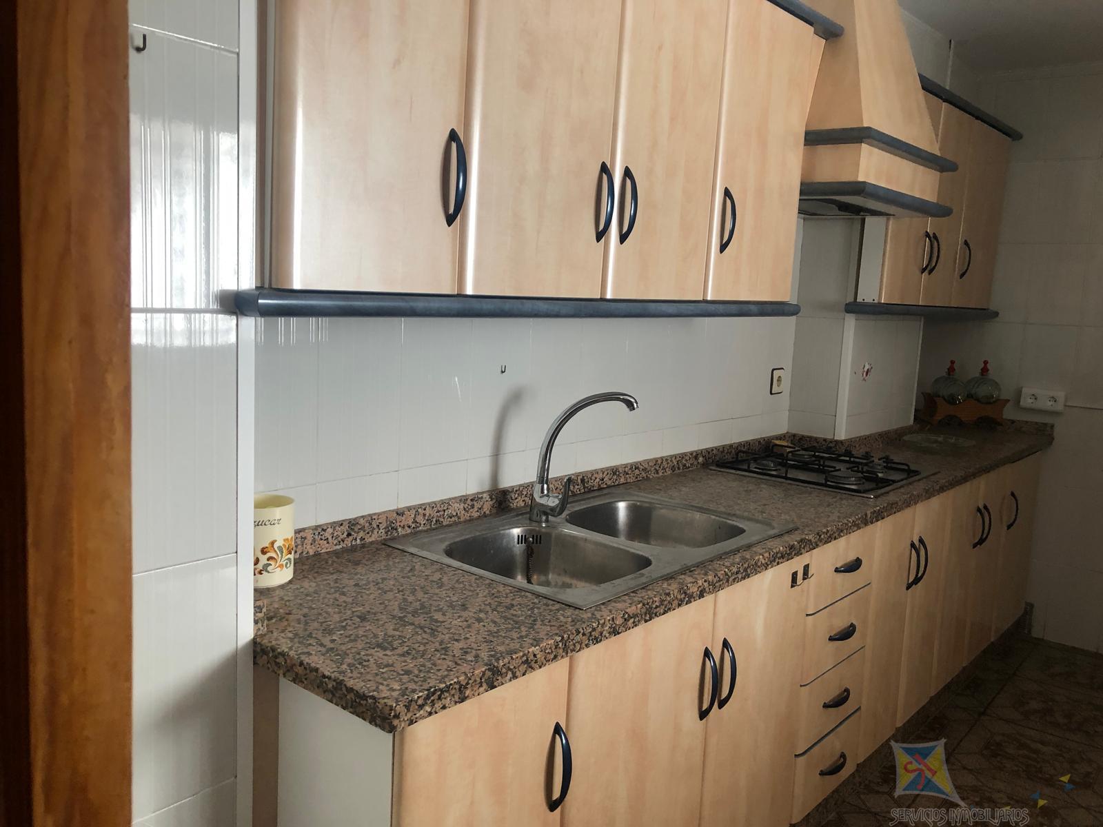 For sale of house in Cuevas Bajas