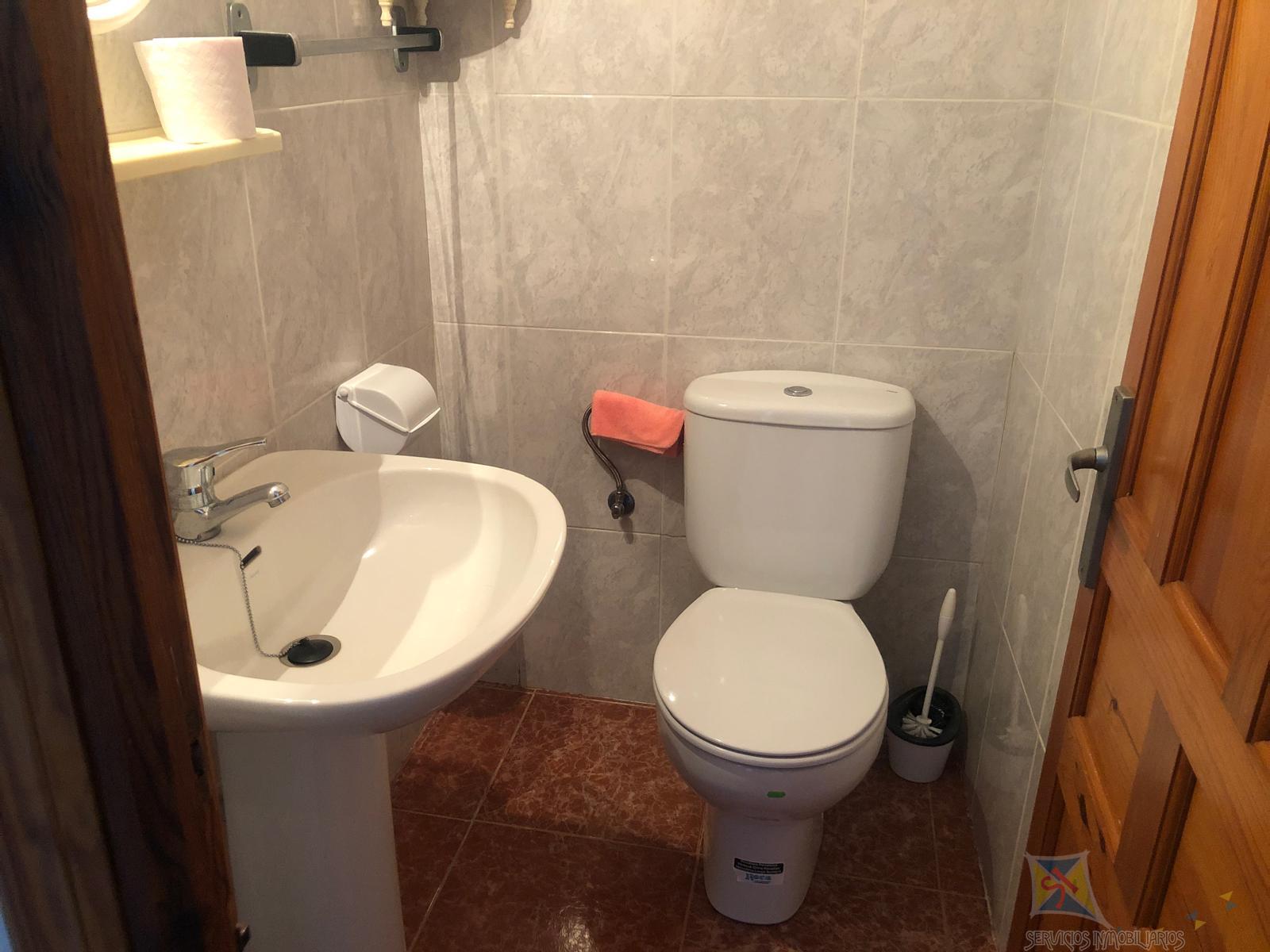 For sale of house in Cuevas Bajas