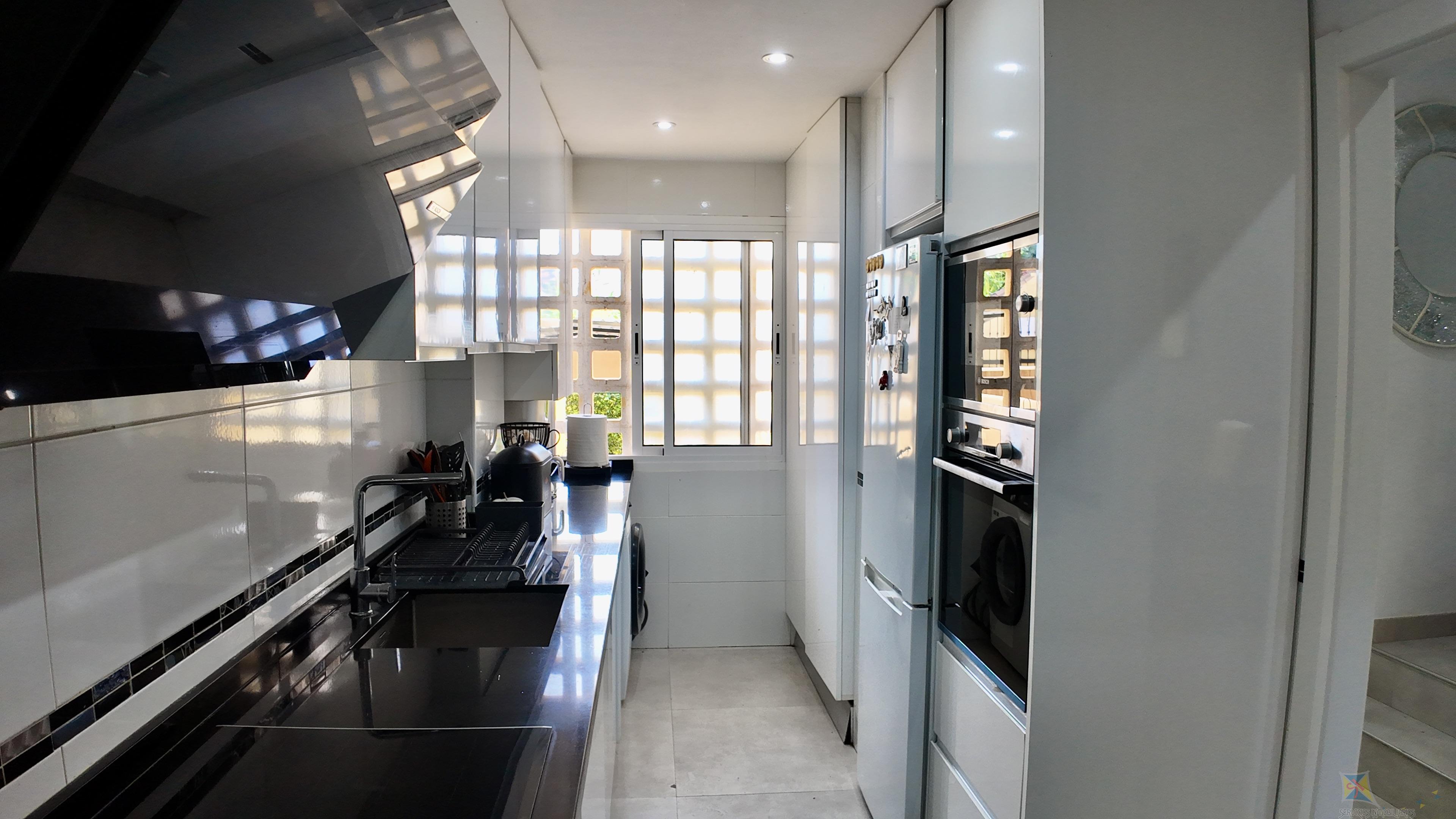 For sale of villa in Estepona