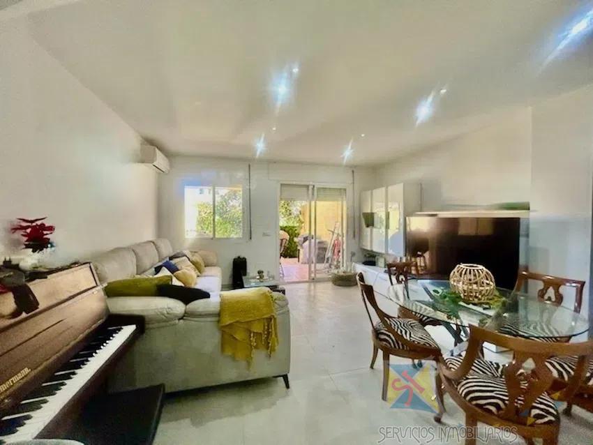 For sale of villa in Estepona
