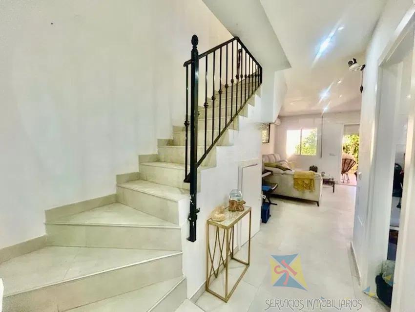 For sale of villa in Estepona