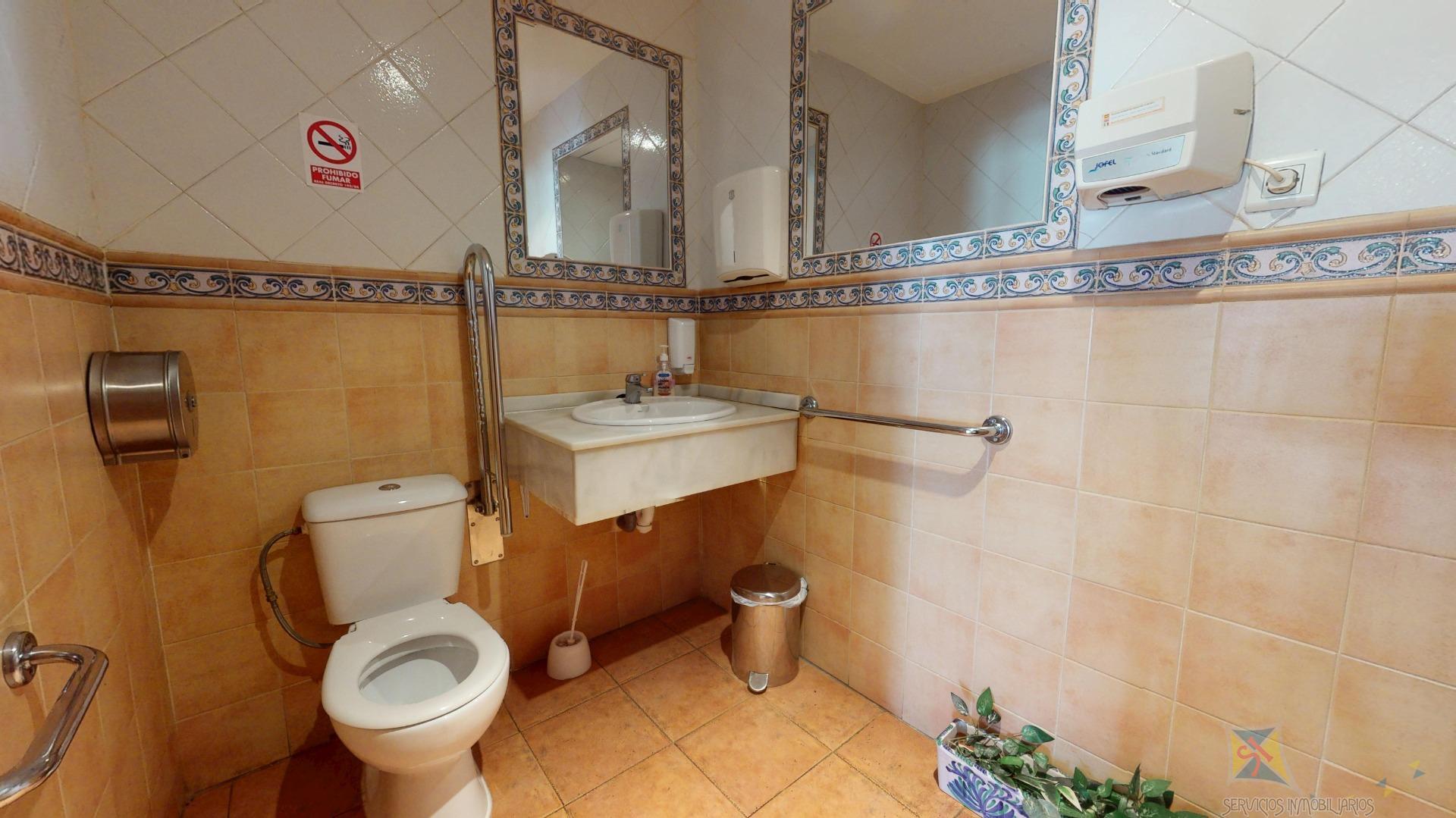 For sale of commercial in Fuengirola