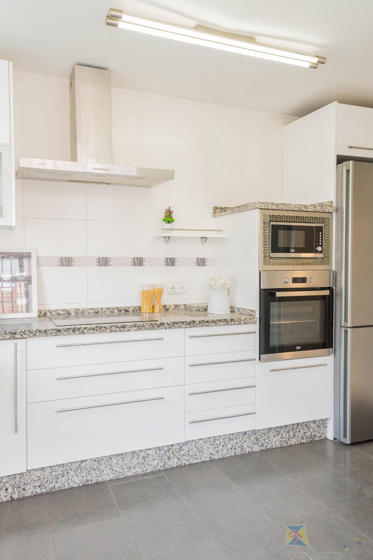 For sale of flat in Benalmádena