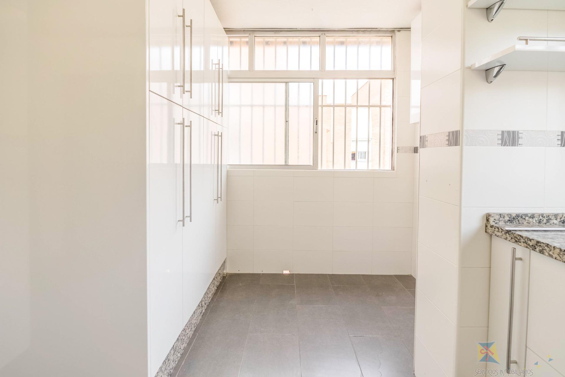 For sale of flat in Benalmádena