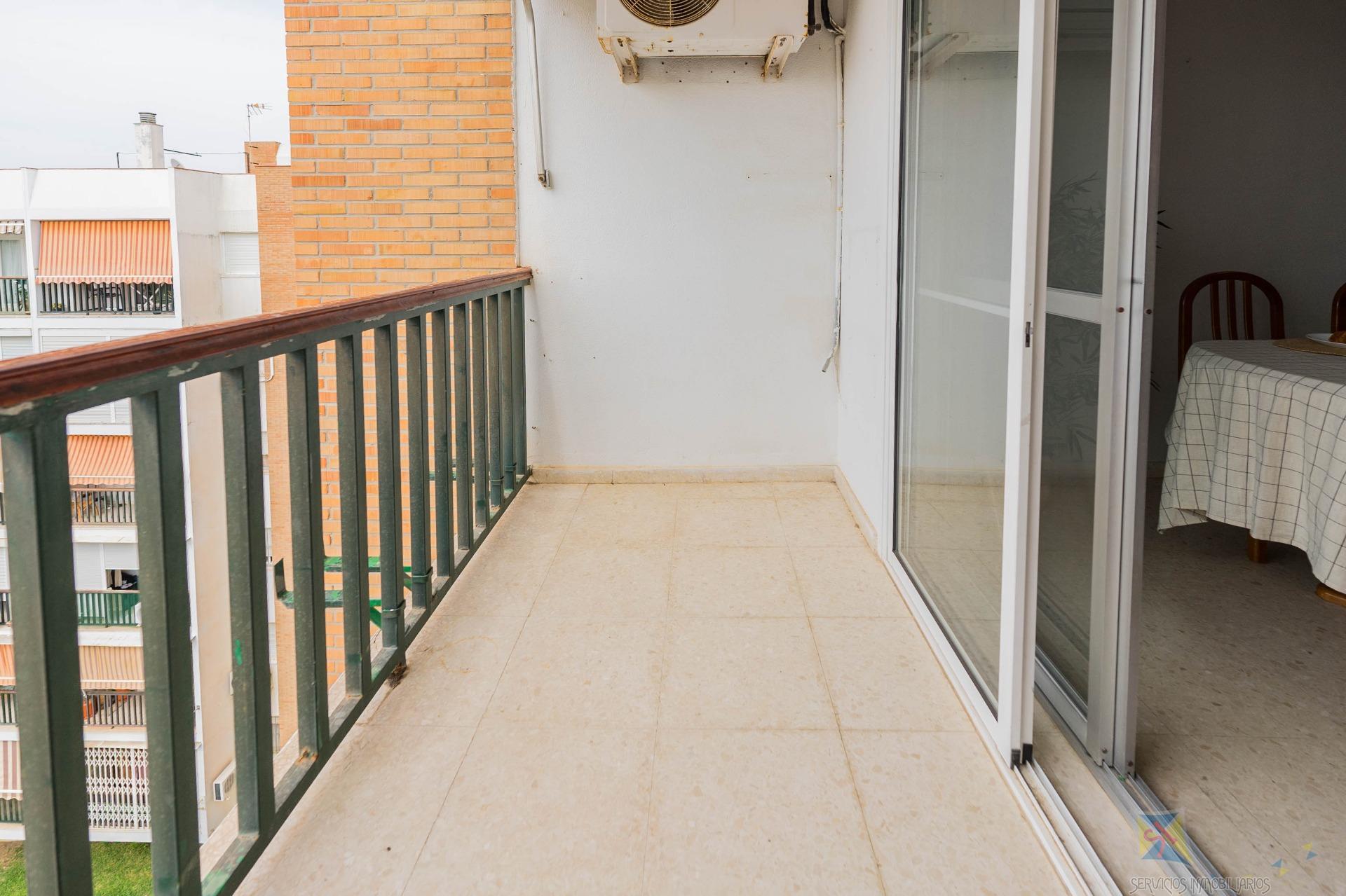 For sale of flat in Benalmádena