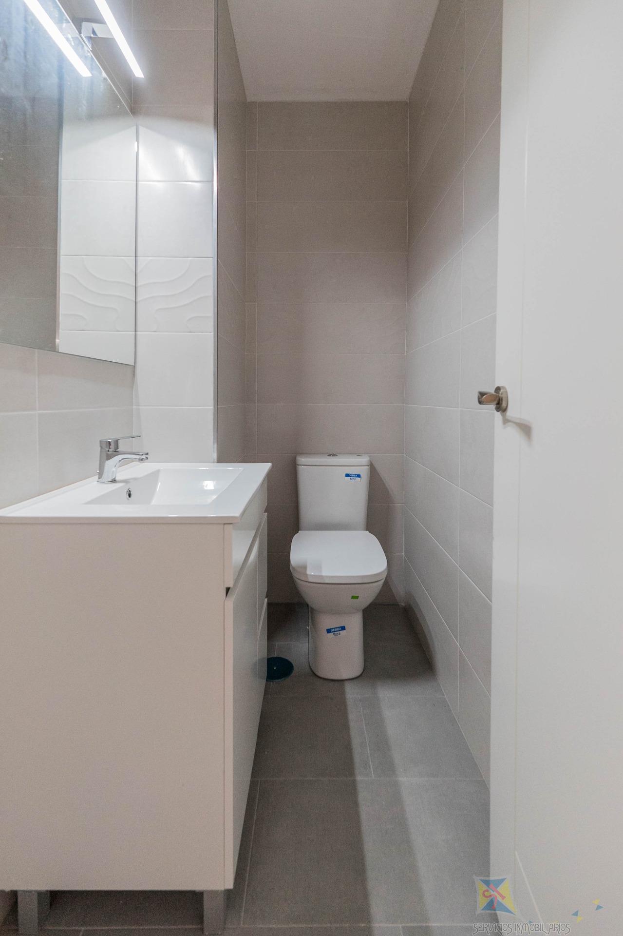 For sale of flat in Benalmádena