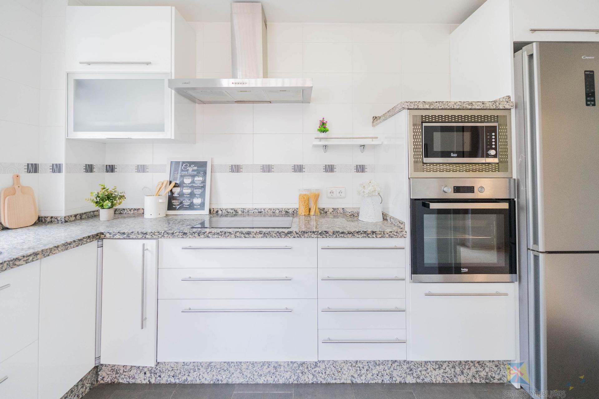 For sale of flat in Benalmádena
