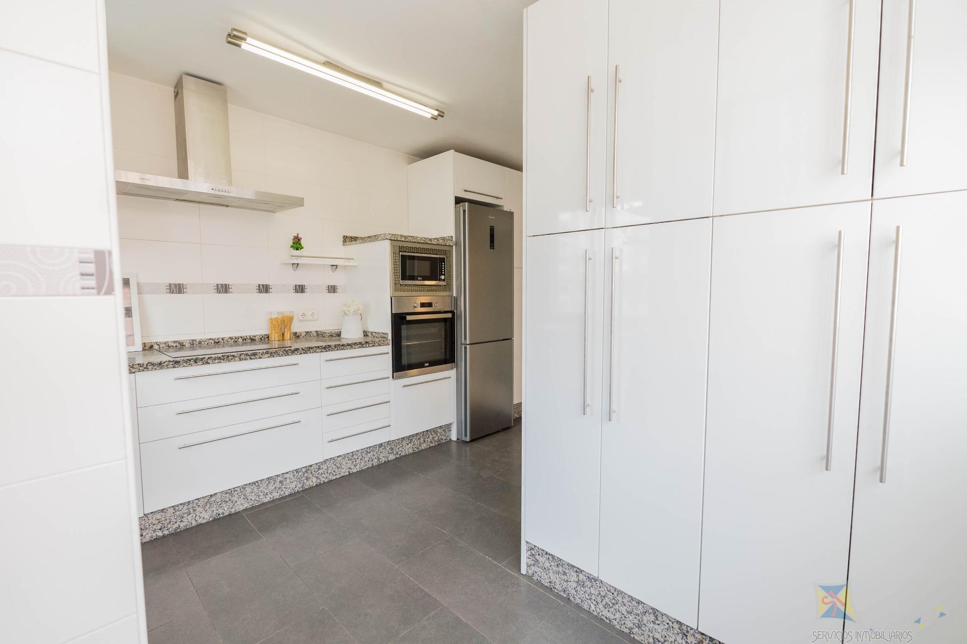 For sale of flat in Benalmádena