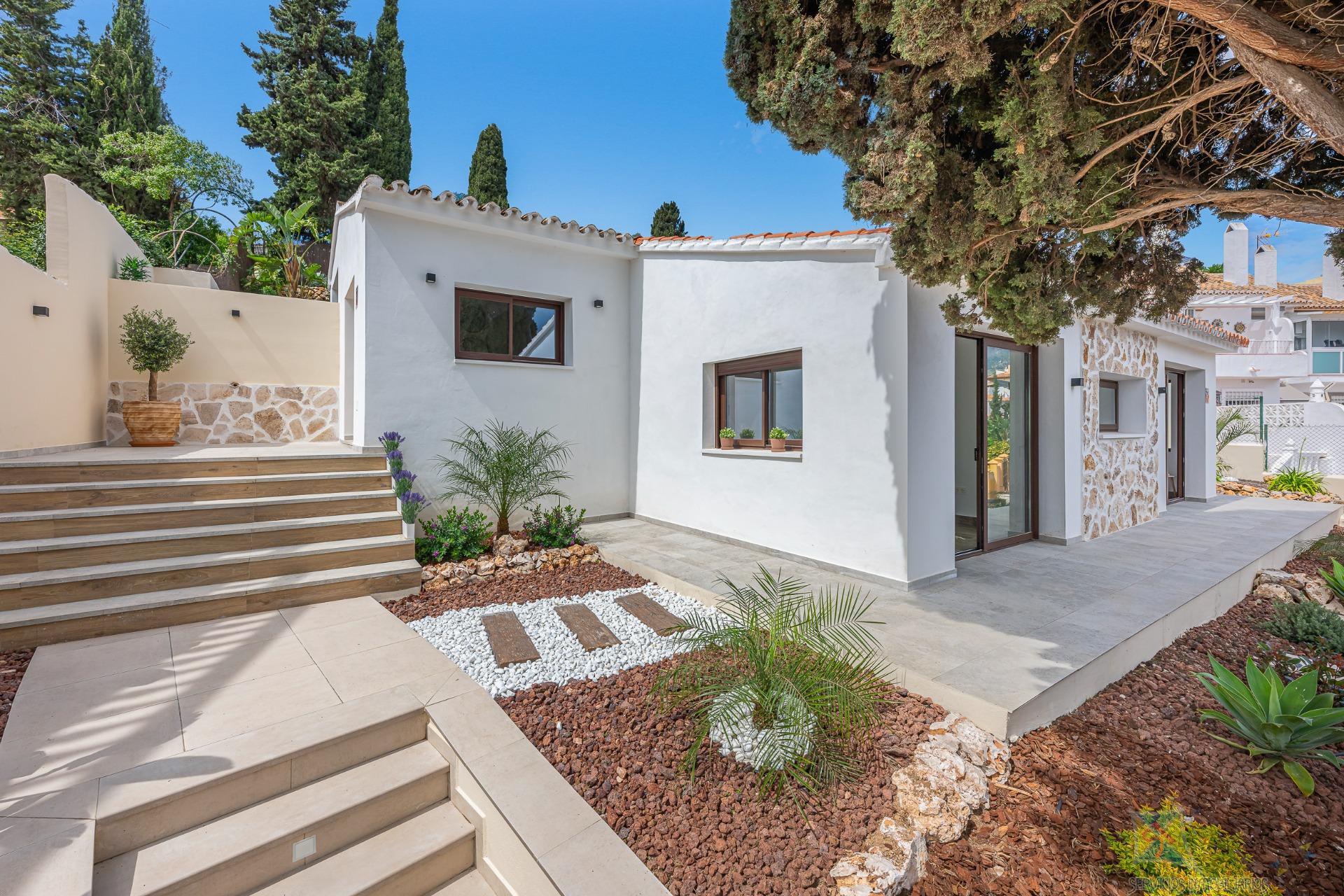 For sale of chalet in Mijas