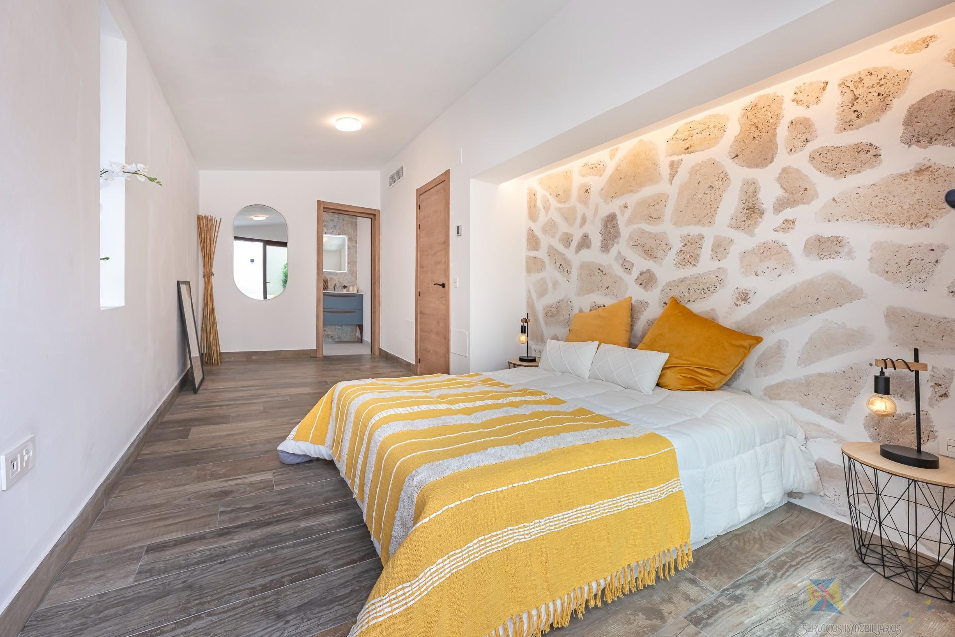 For sale of chalet in Mijas
