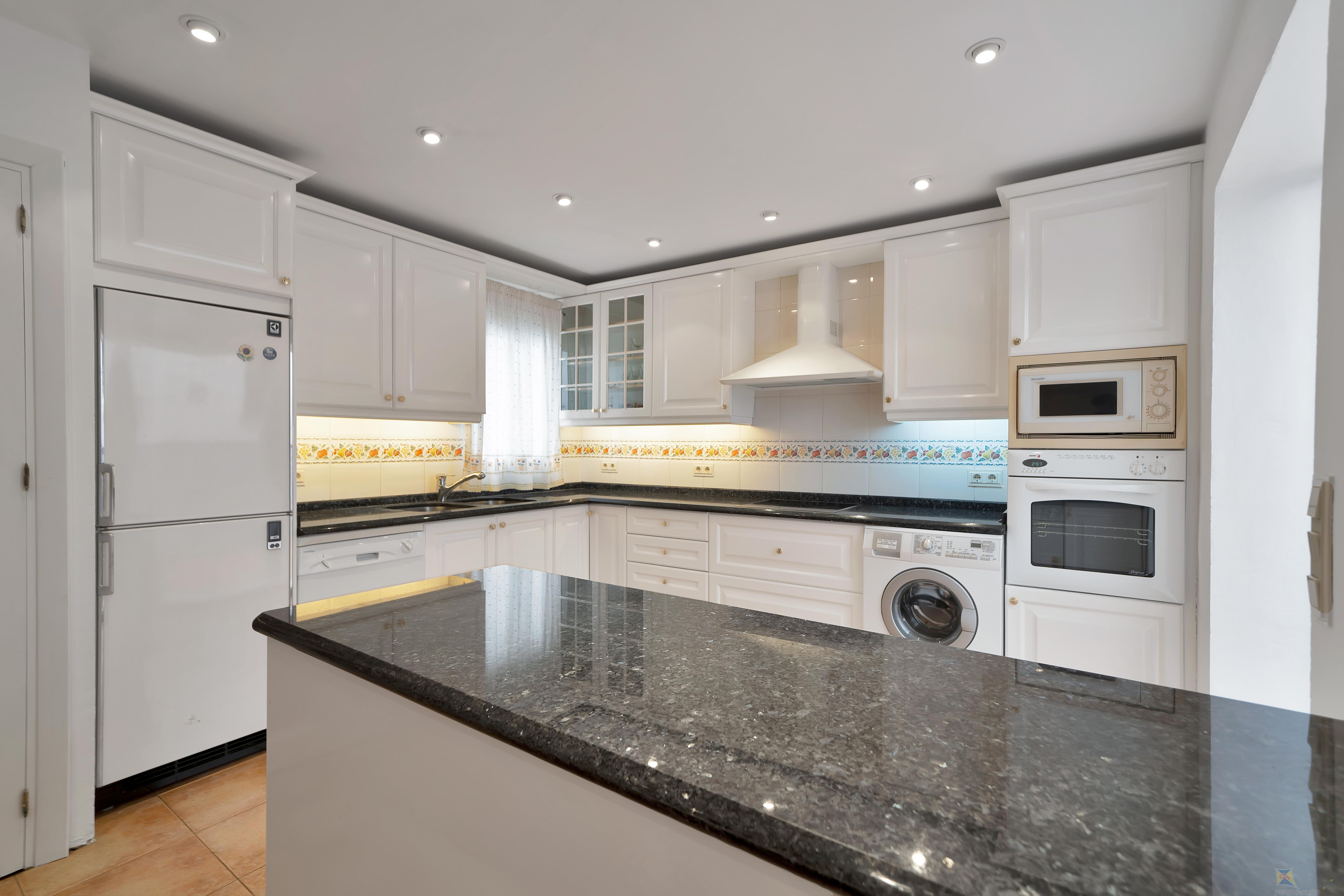 For sale of apartment in Marbella