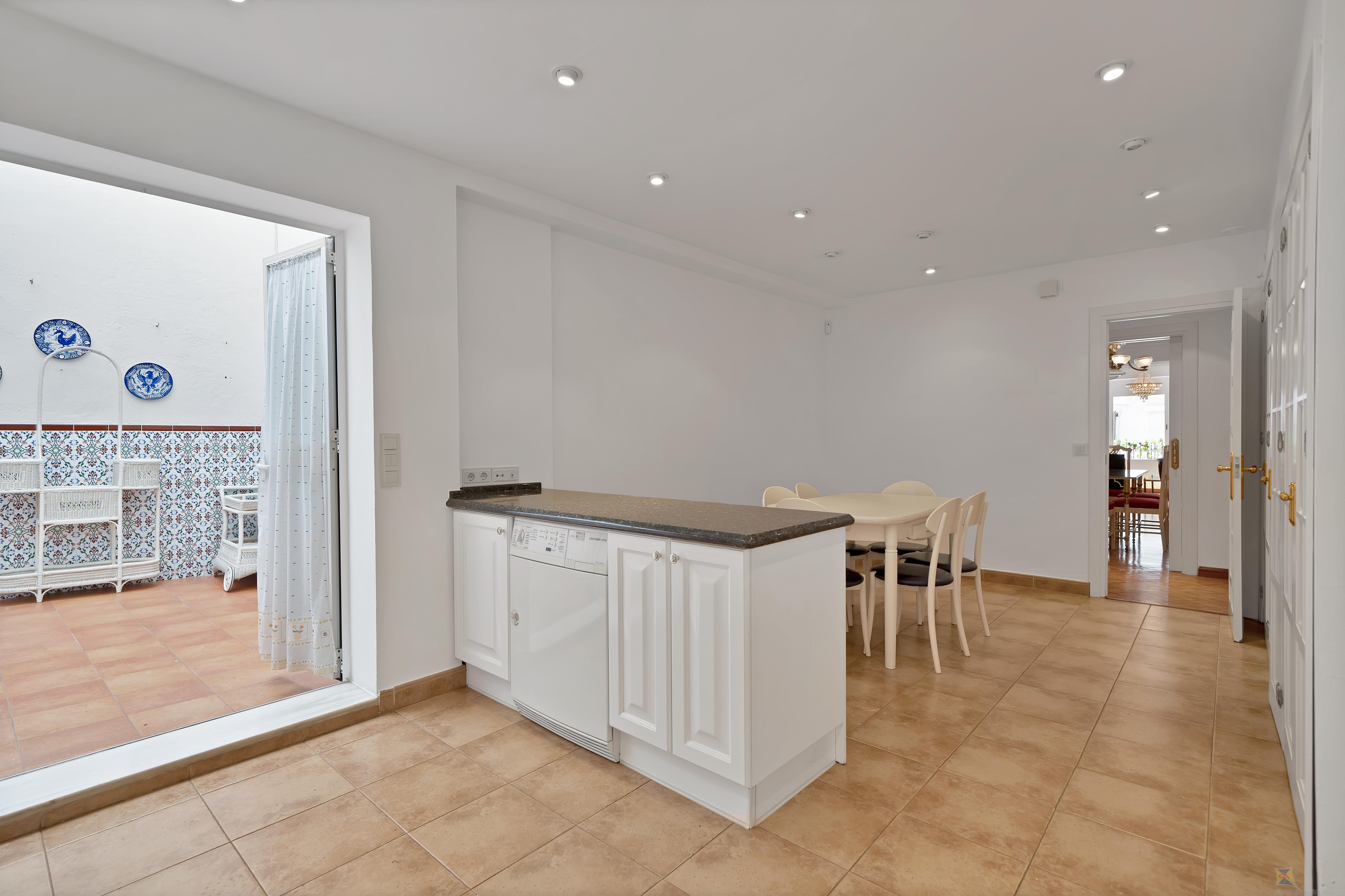 For sale of apartment in Marbella