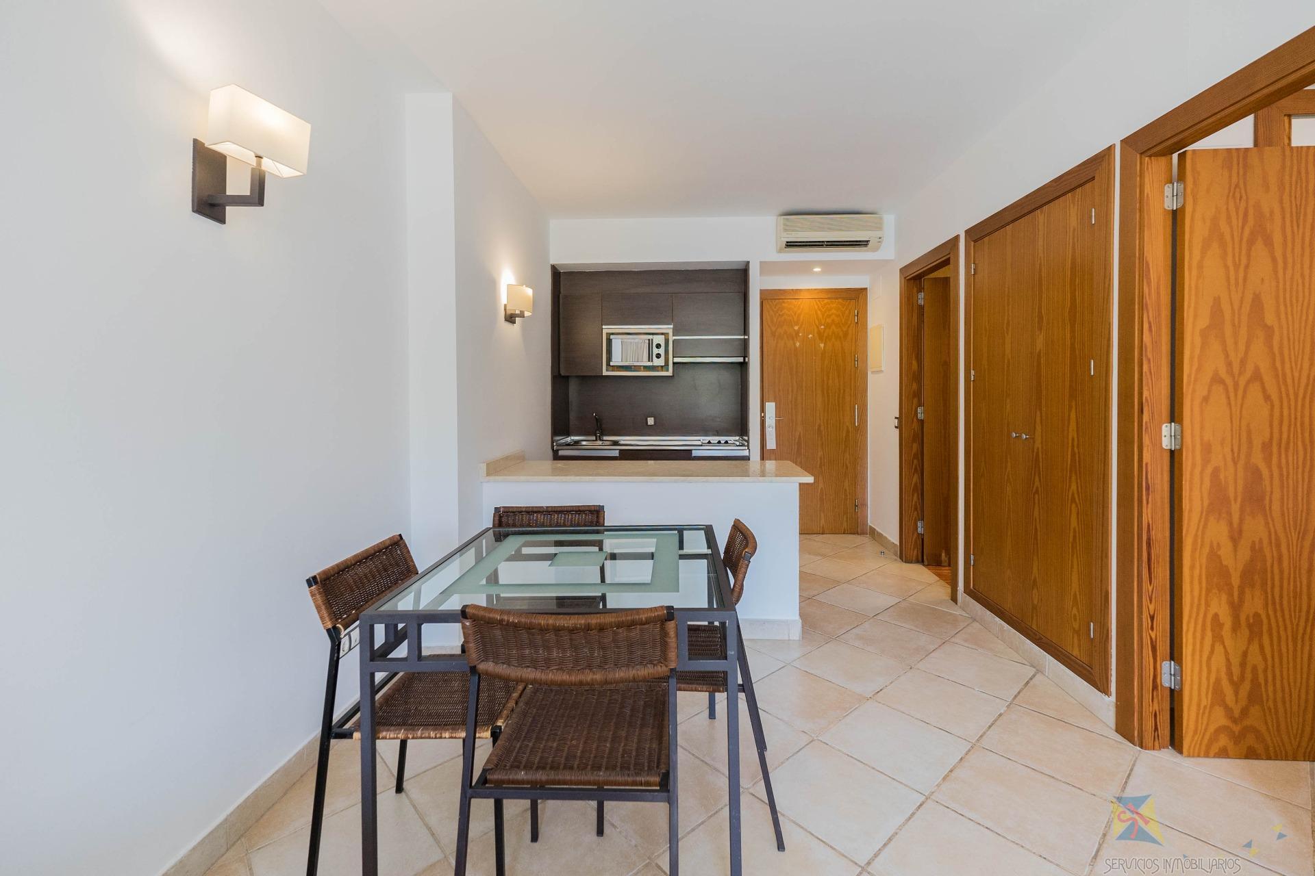 For sale of flat in Benahavís
