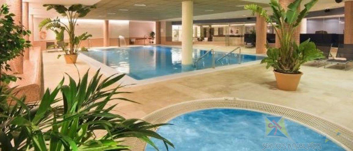 For sale of flat in Benahavís
