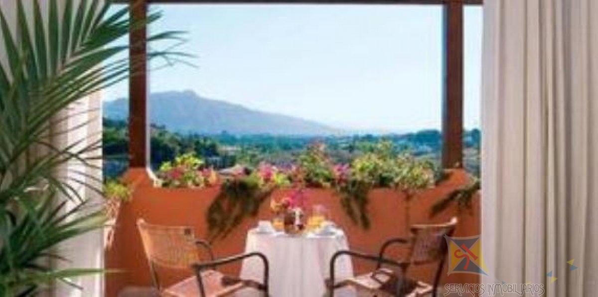 For sale of flat in Benahavís