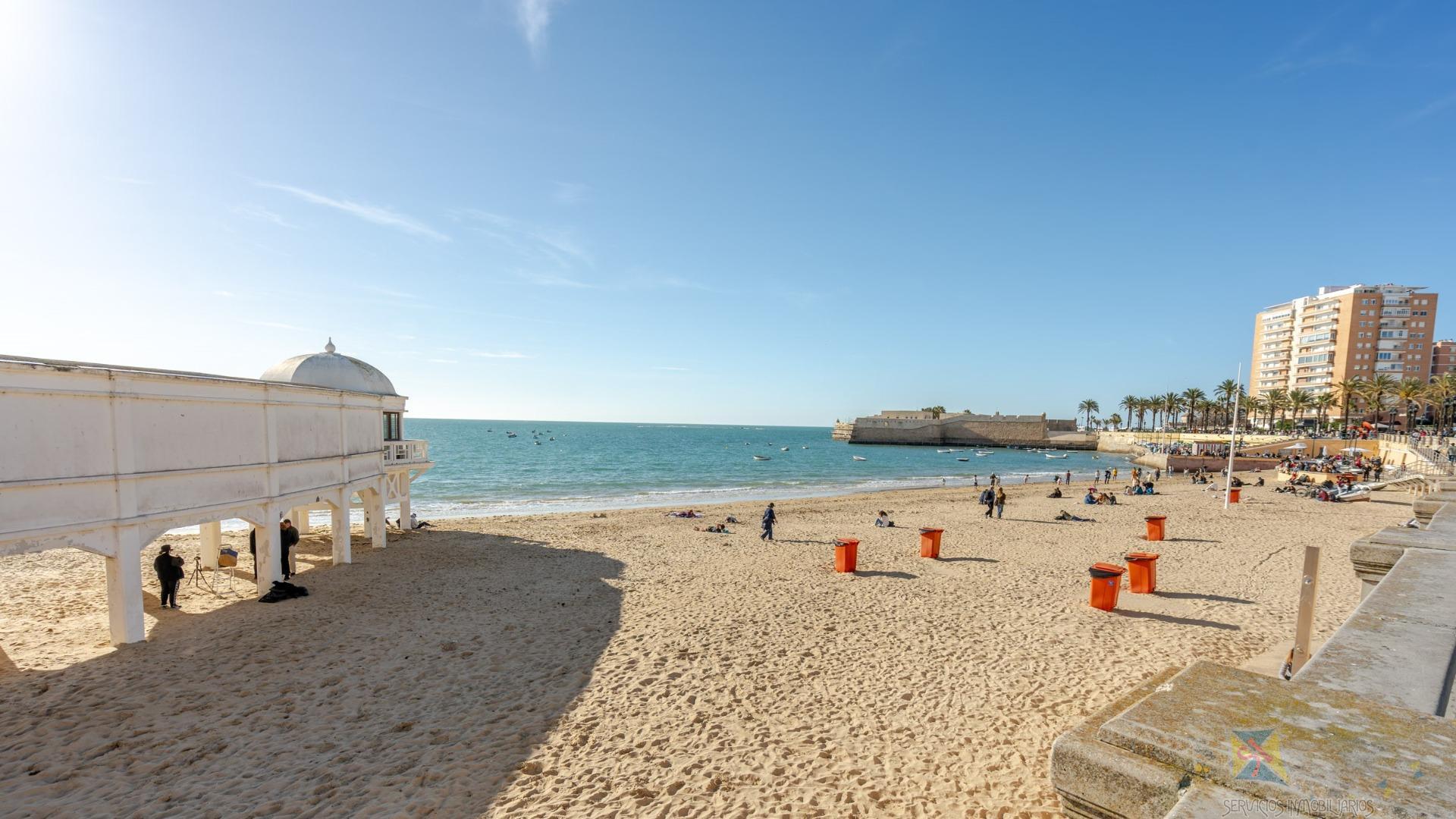 For sale of flat in Cadiz