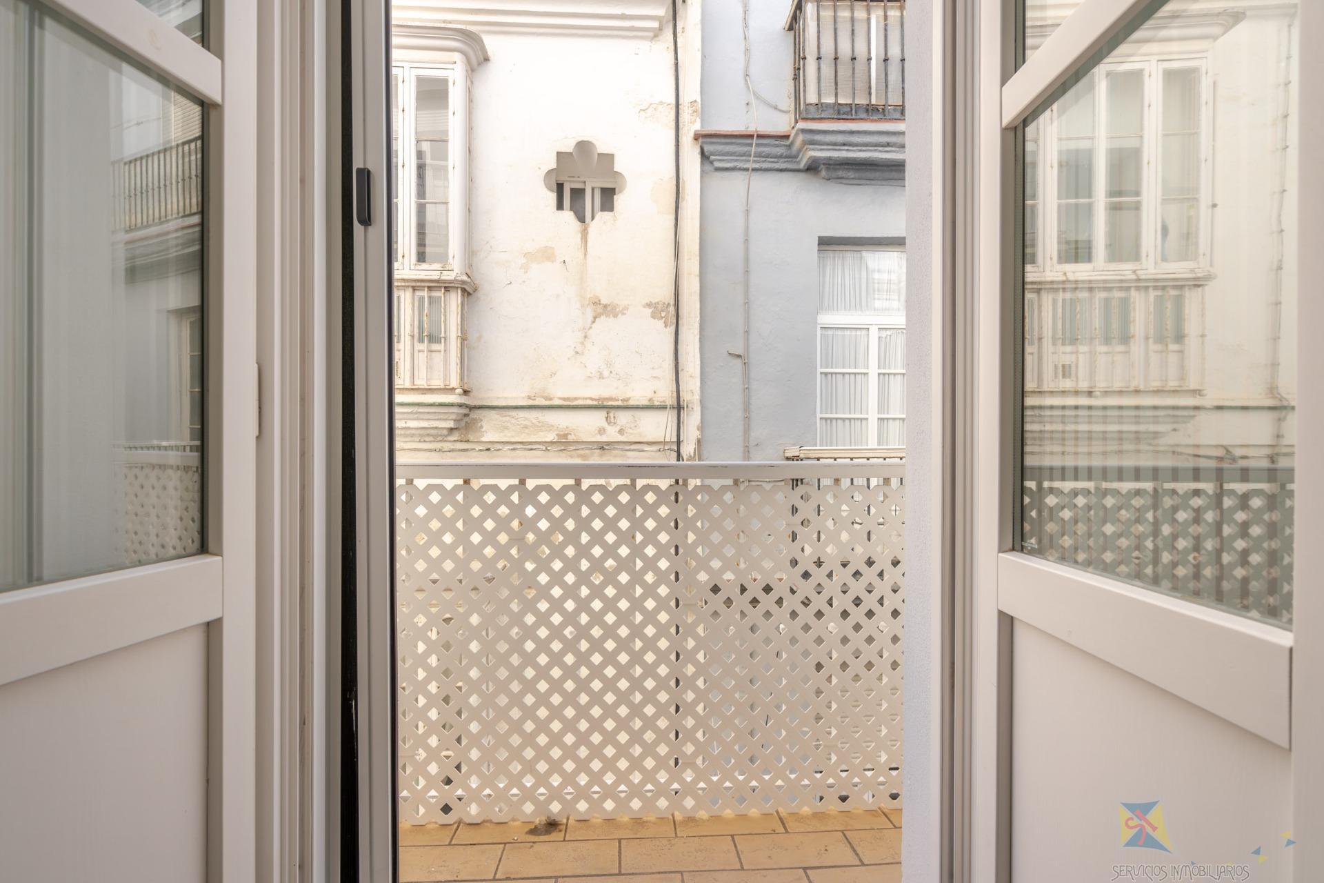 For sale of flat in Cadiz