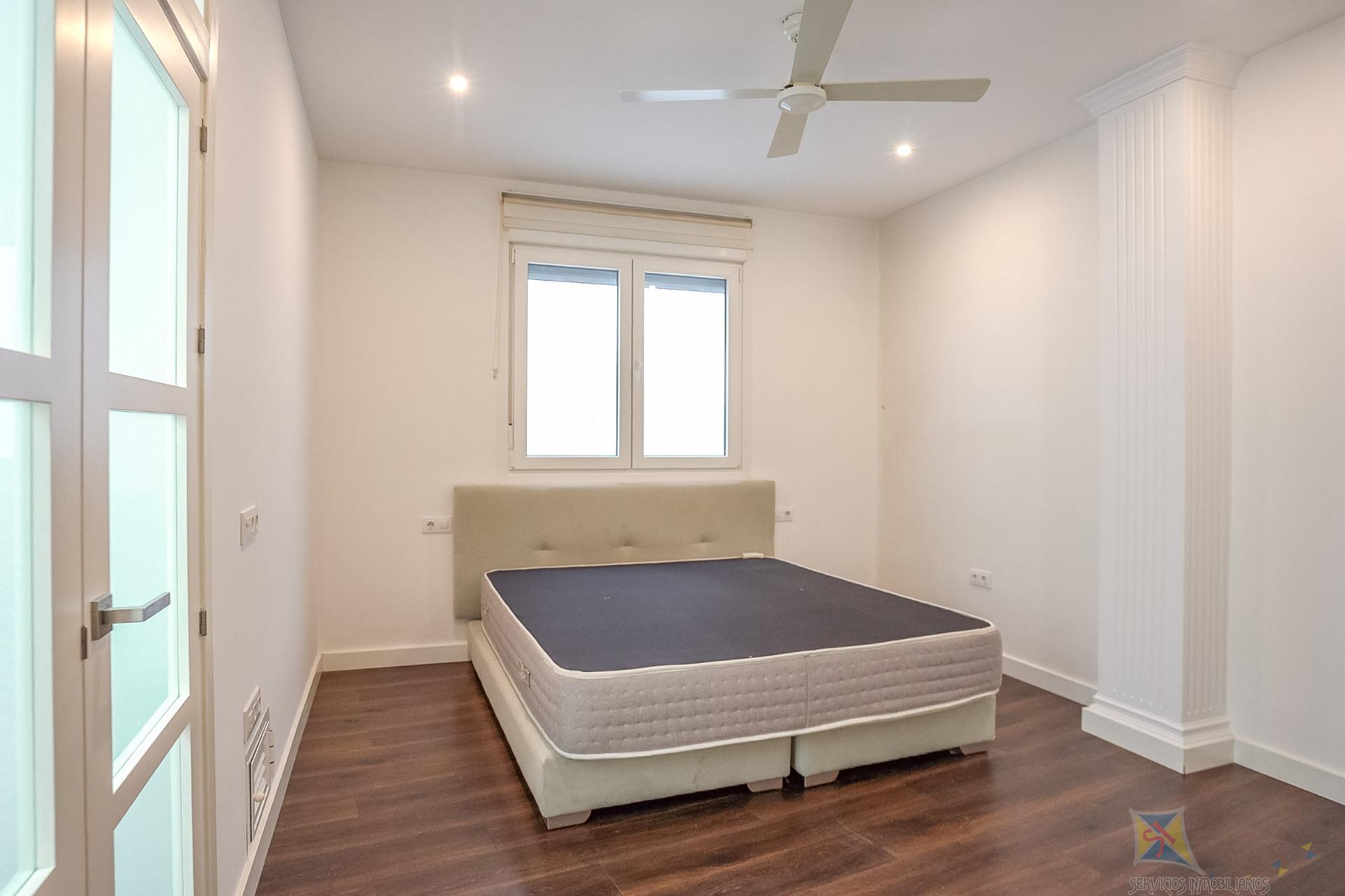 For sale of flat in Cadiz