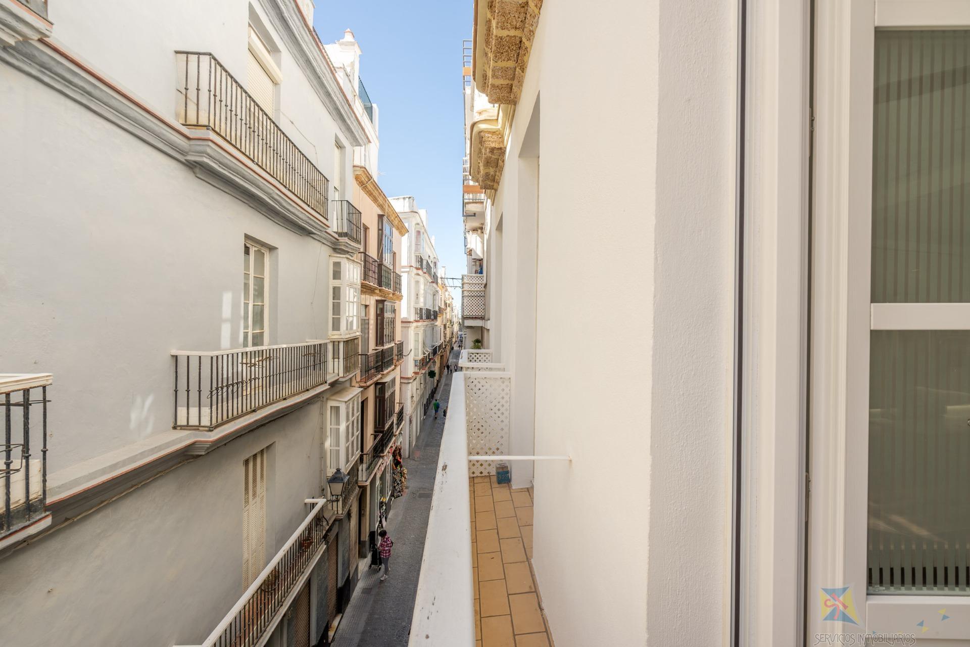 For sale of flat in Cadiz