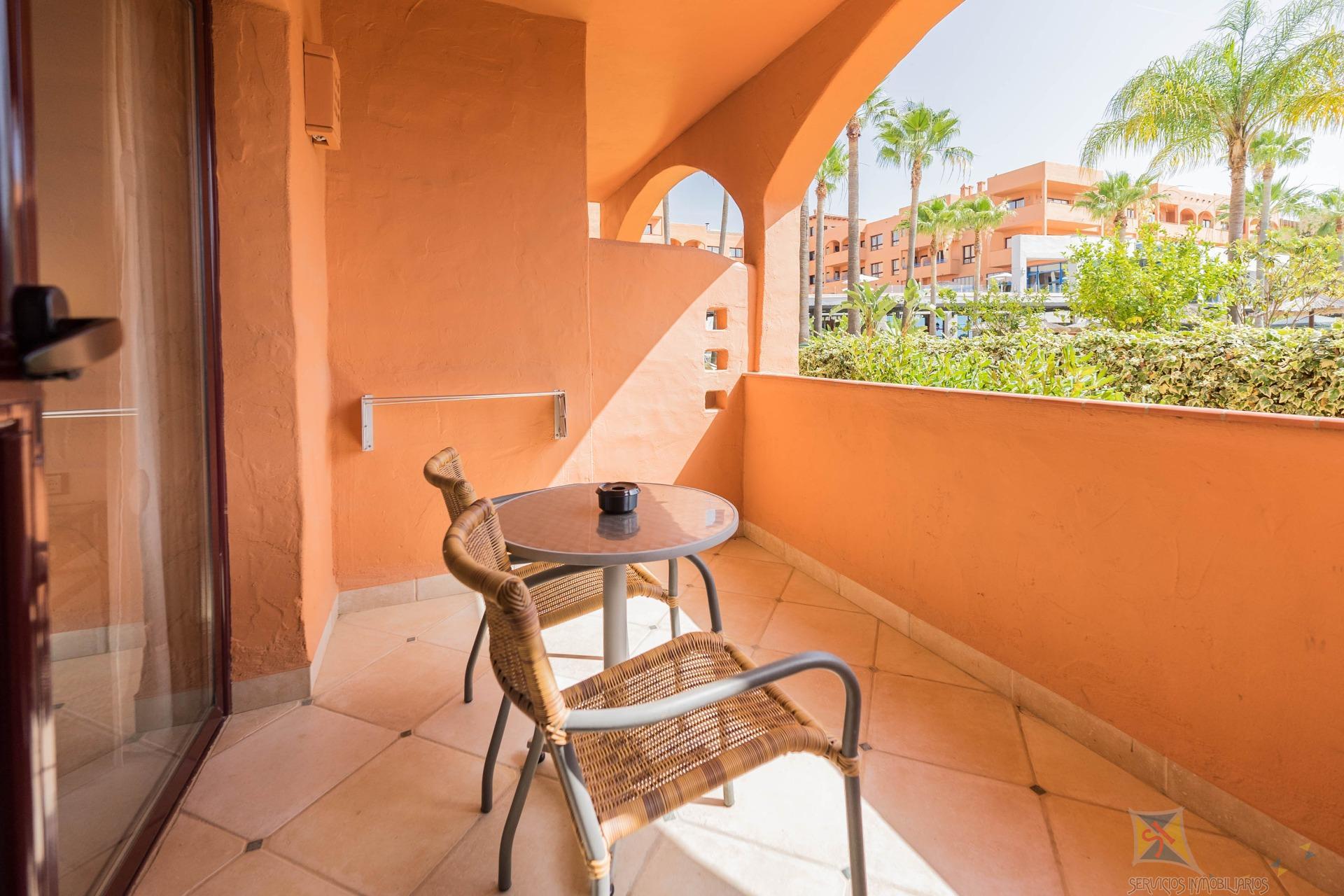 For sale of flat in Benahavís