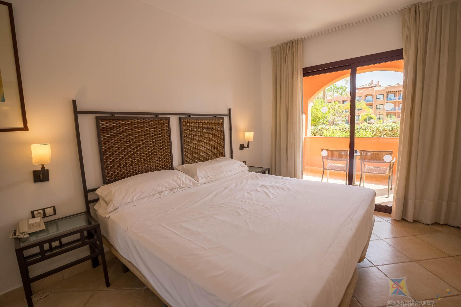 For sale of flat in Benahavís