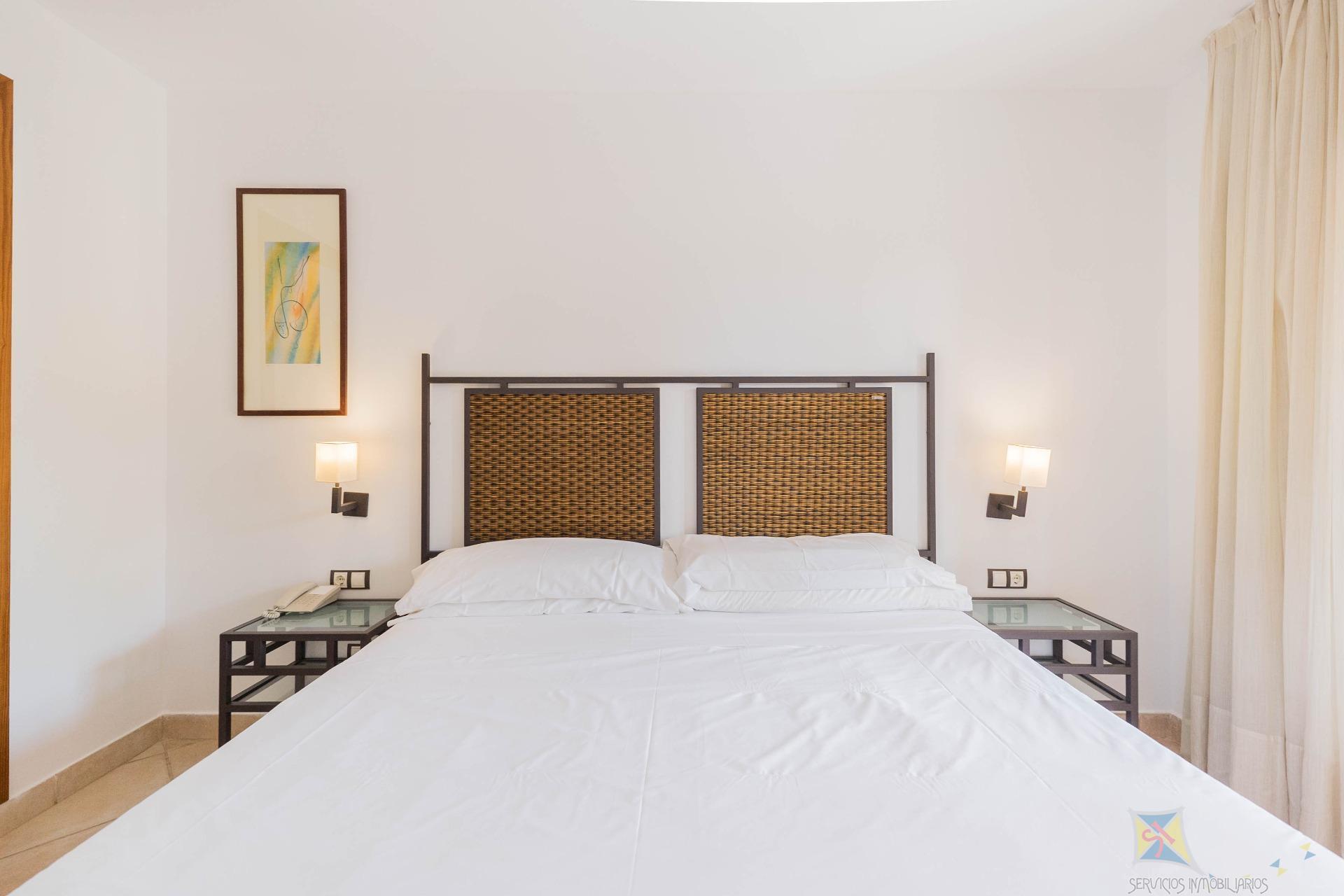 For sale of flat in Benahavís