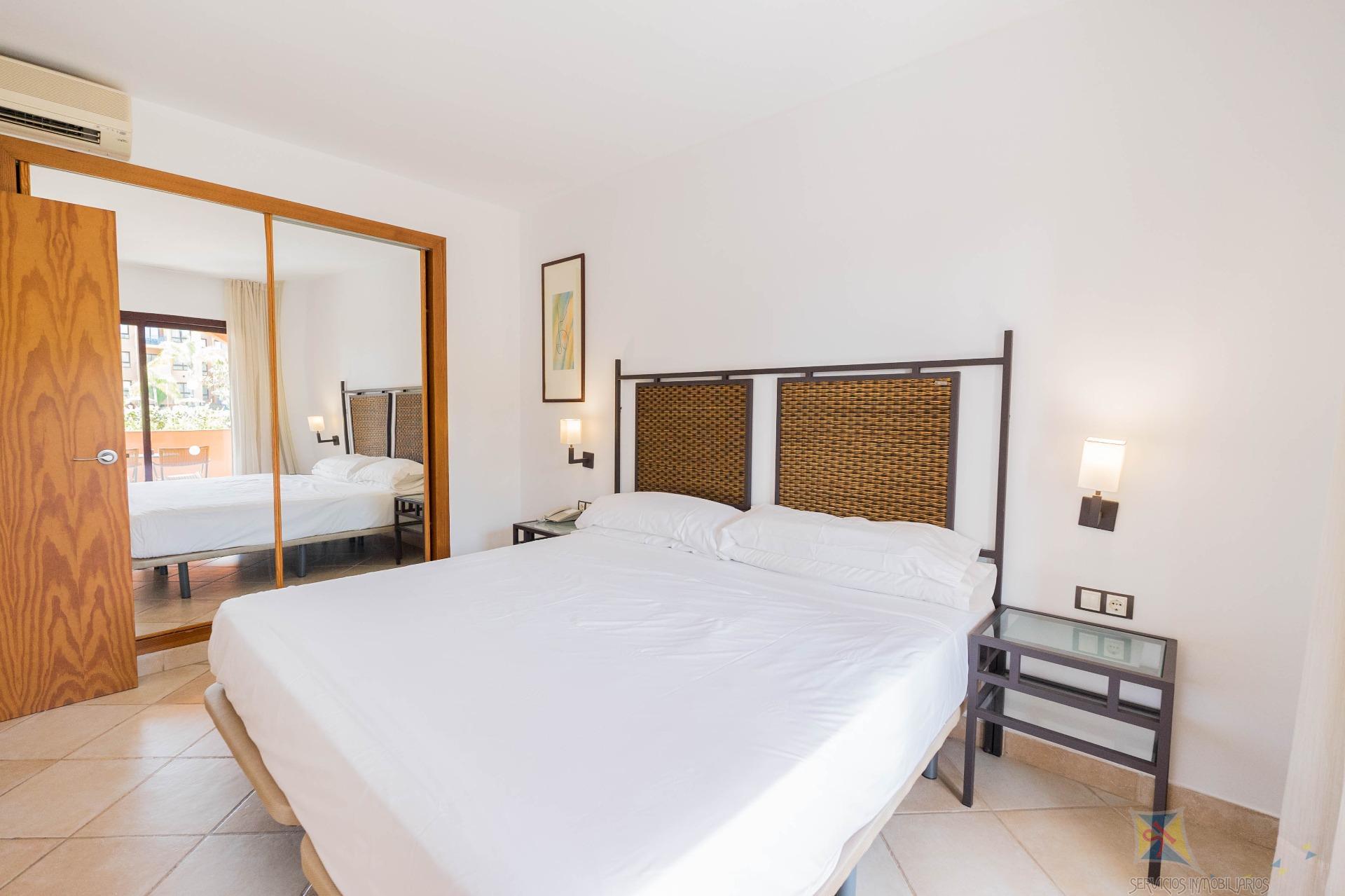 For sale of flat in Benahavís