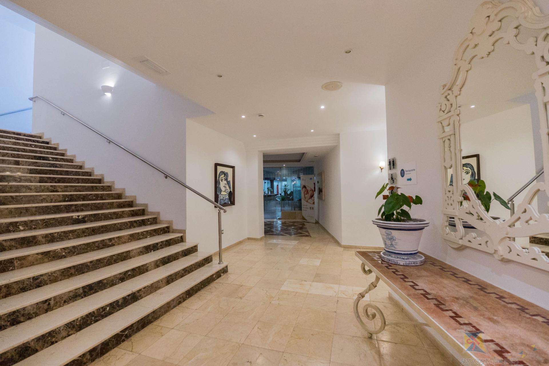 For sale of flat in Benahavís
