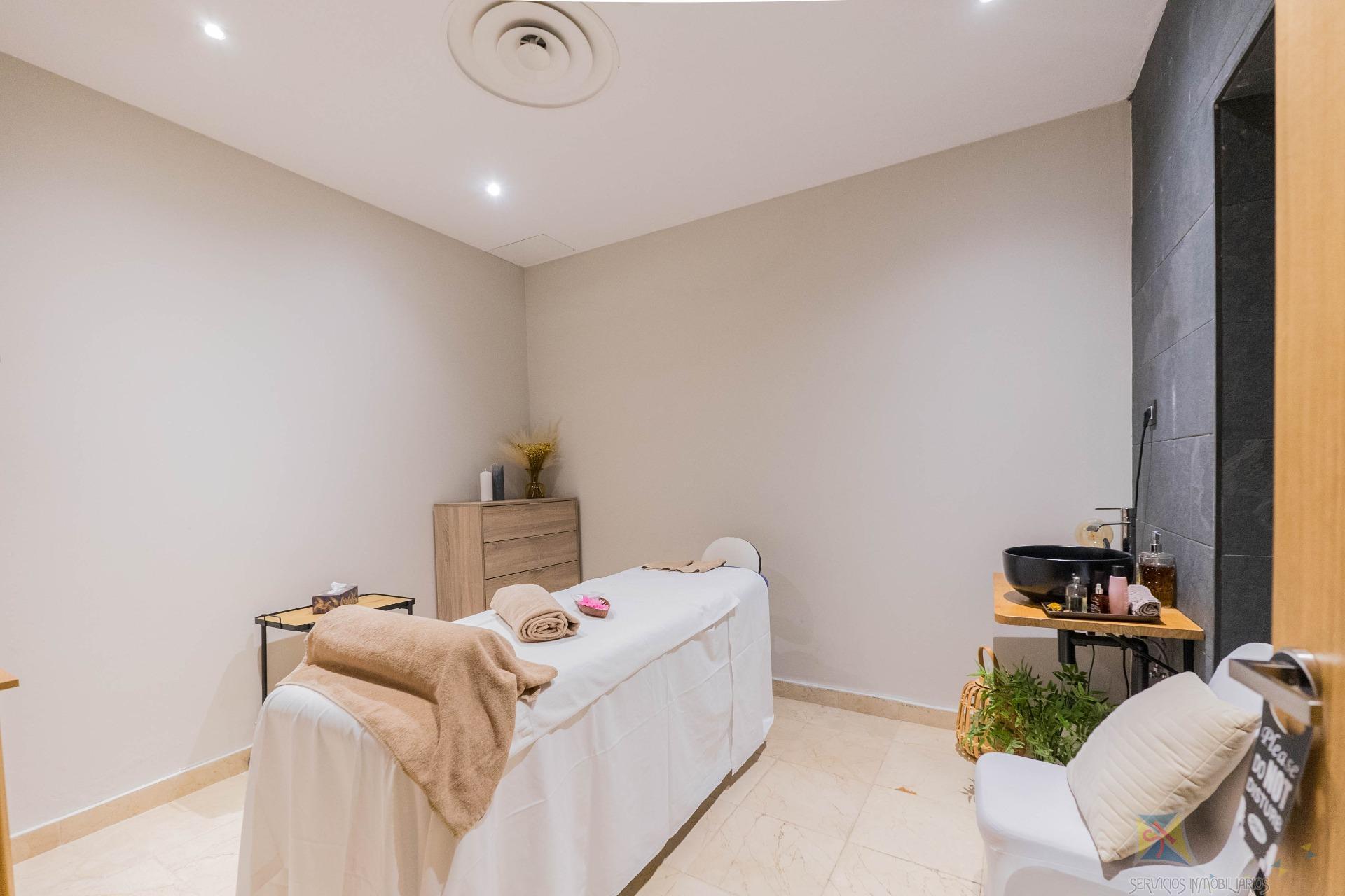 For sale of flat in Benahavís