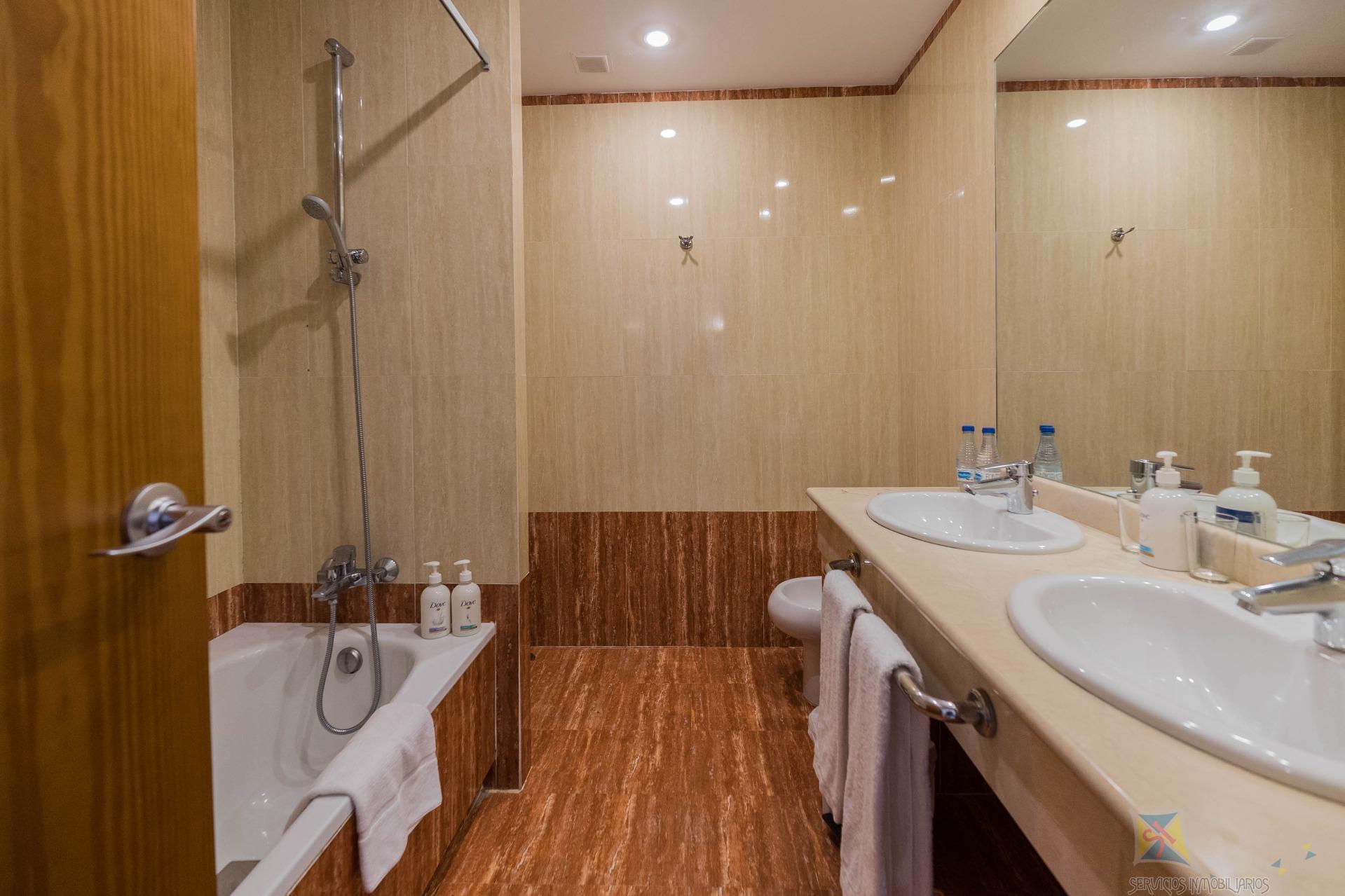 For sale of flat in Benahavís