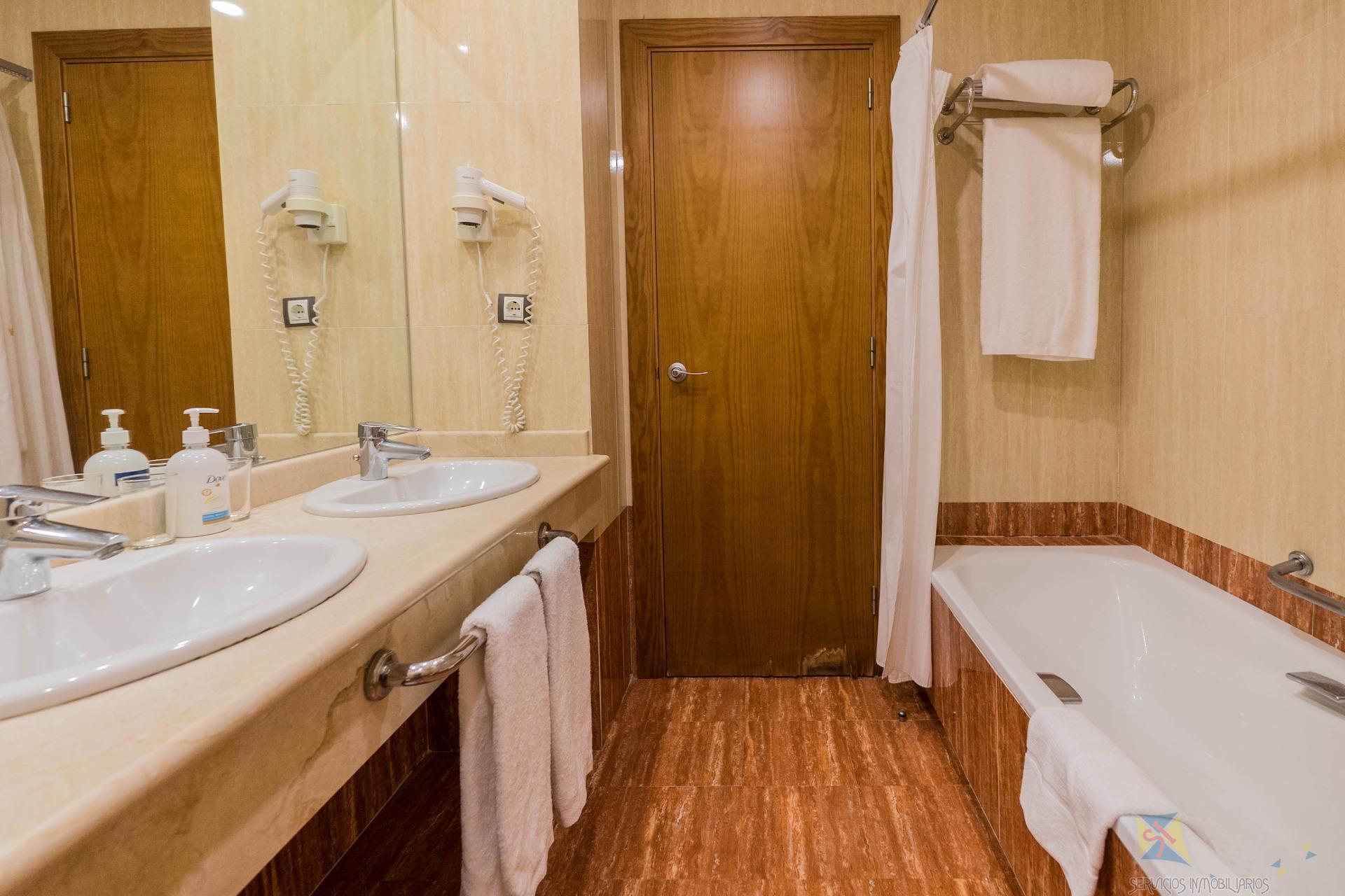 For sale of flat in Benahavís