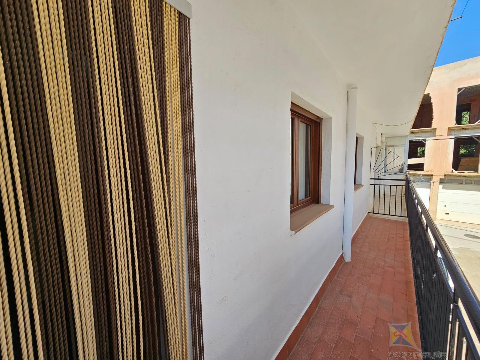 For sale of flat in Paterna del Rio