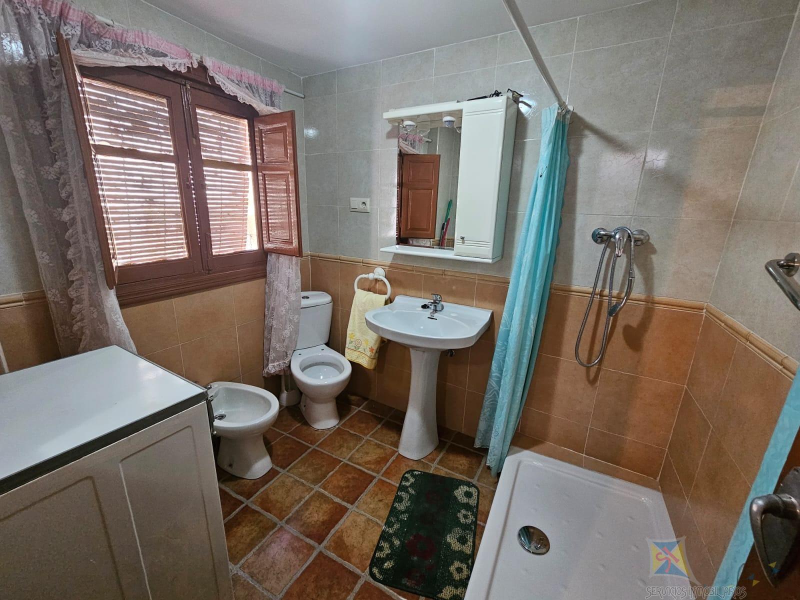 For sale of house in Láujar de Andarax