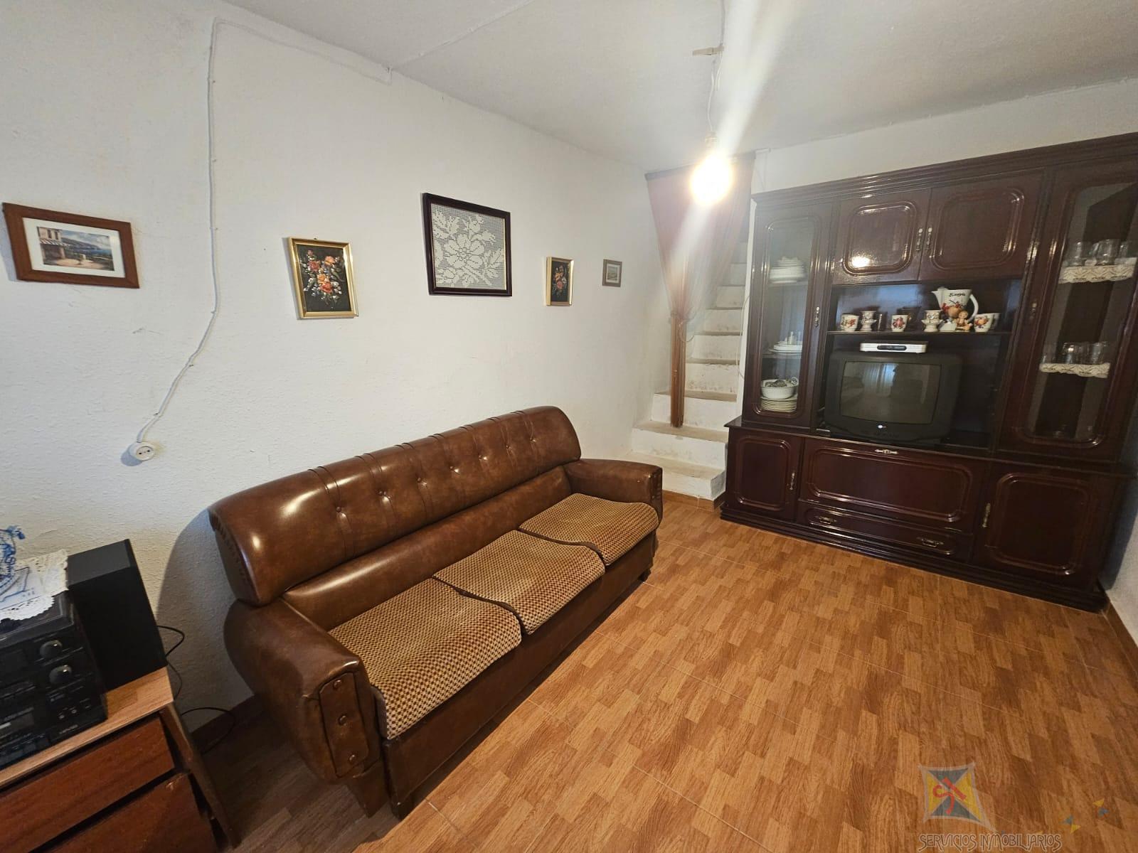 For sale of house in Láujar de Andarax