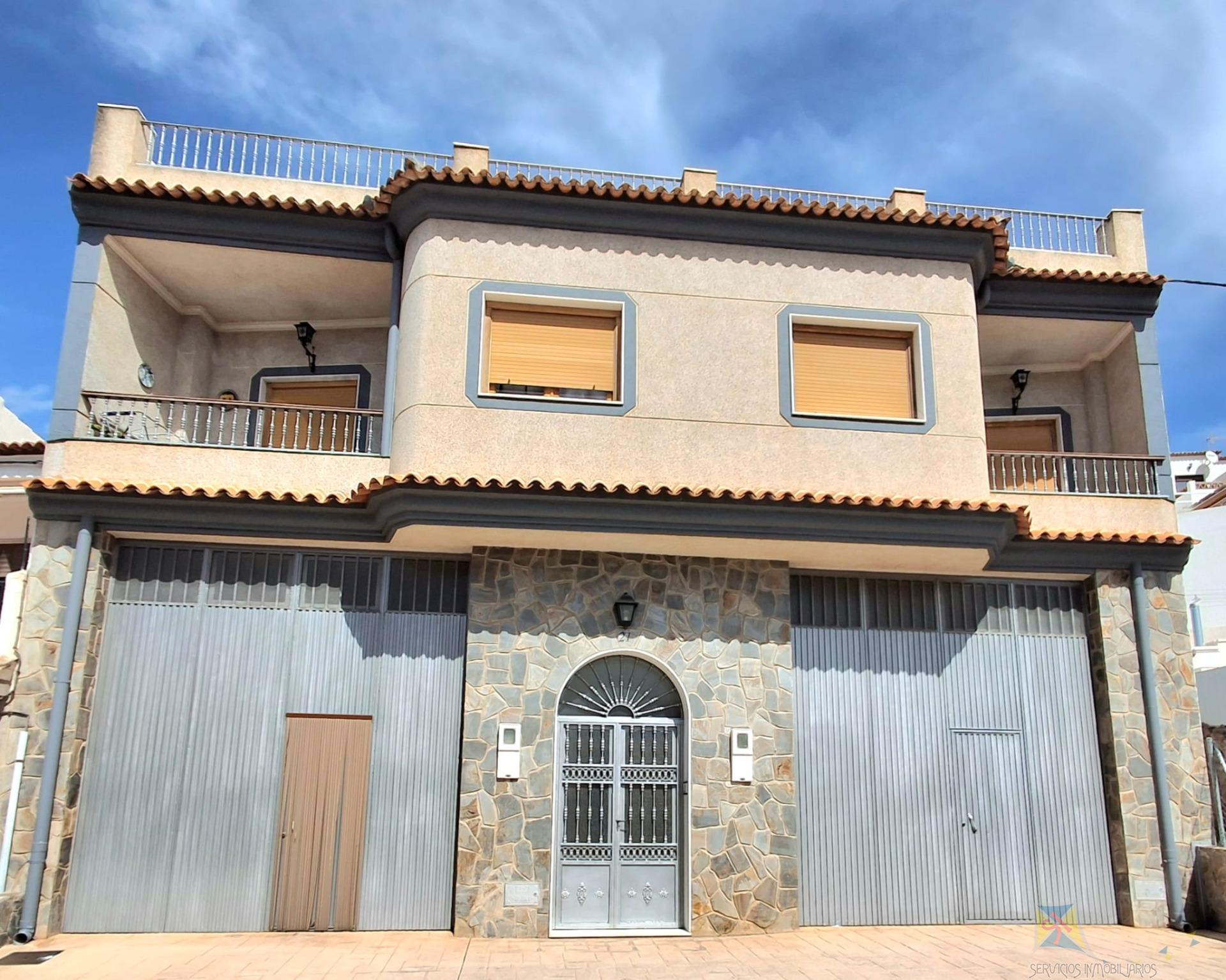 For sale of house in Láujar de Andarax