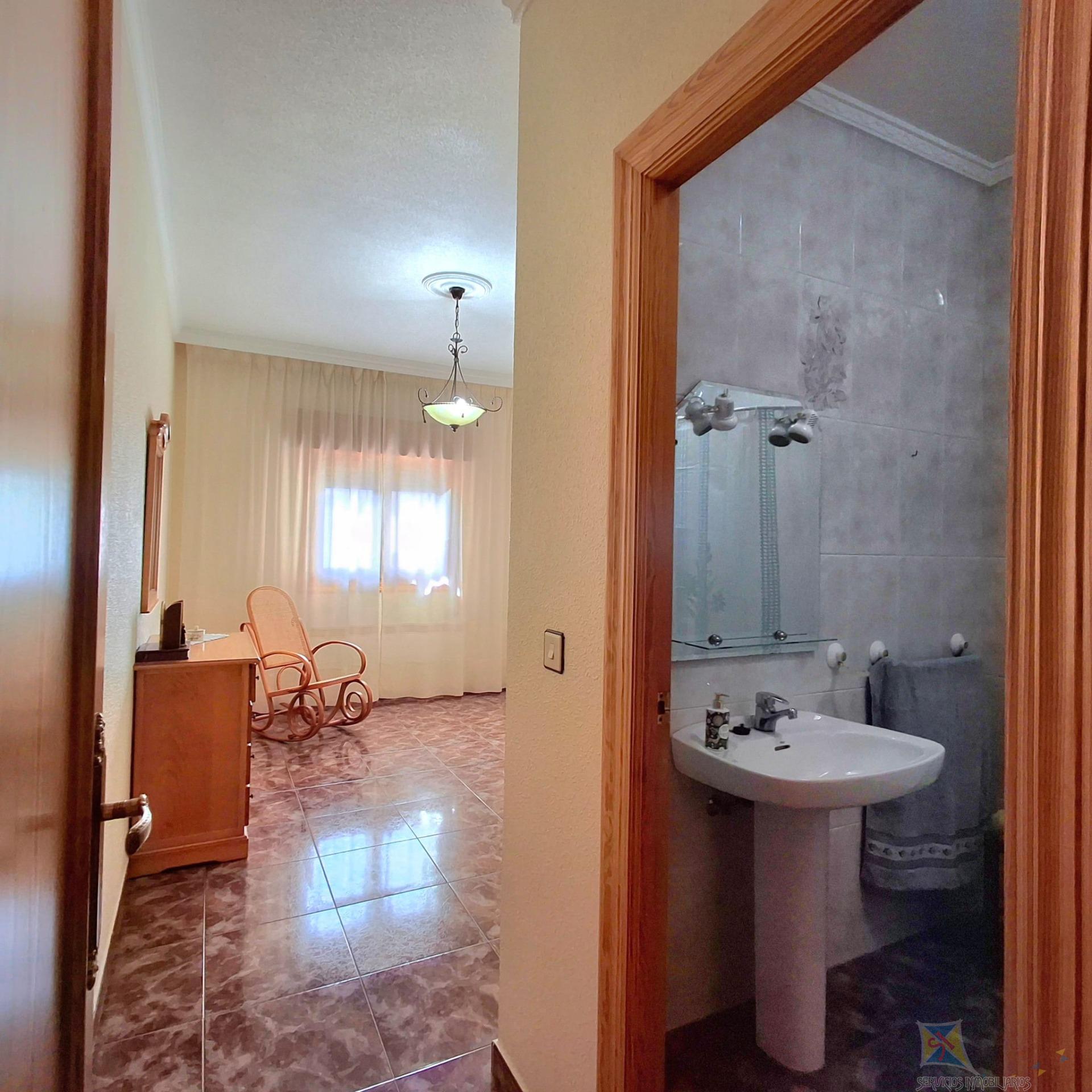 For sale of house in Láujar de Andarax