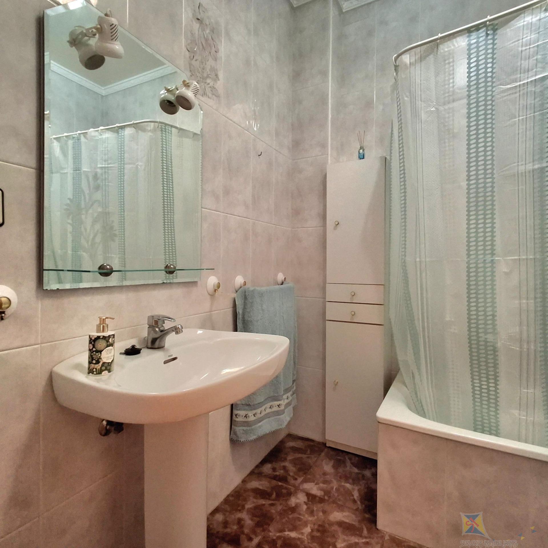 For sale of house in Láujar de Andarax
