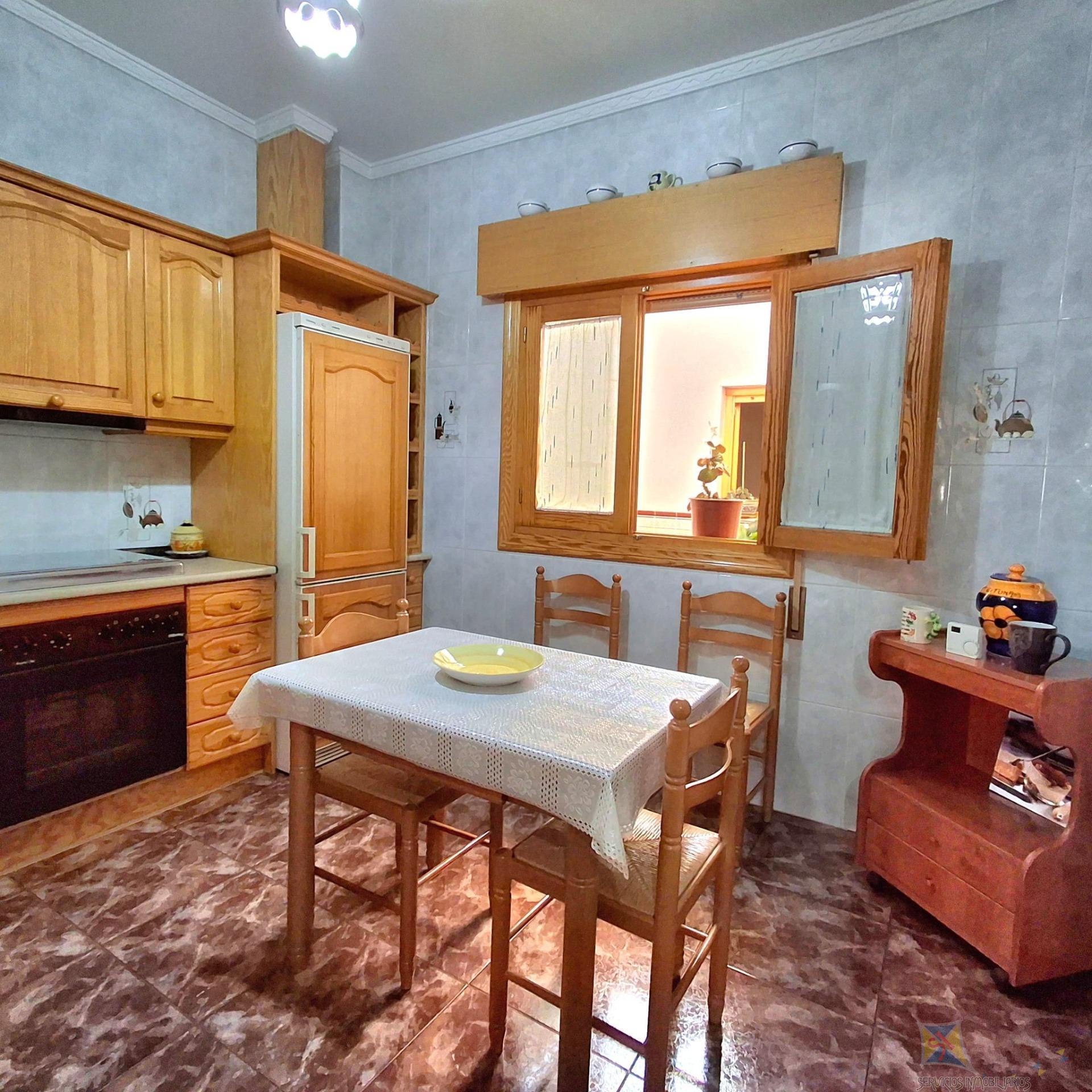 For sale of house in Láujar de Andarax
