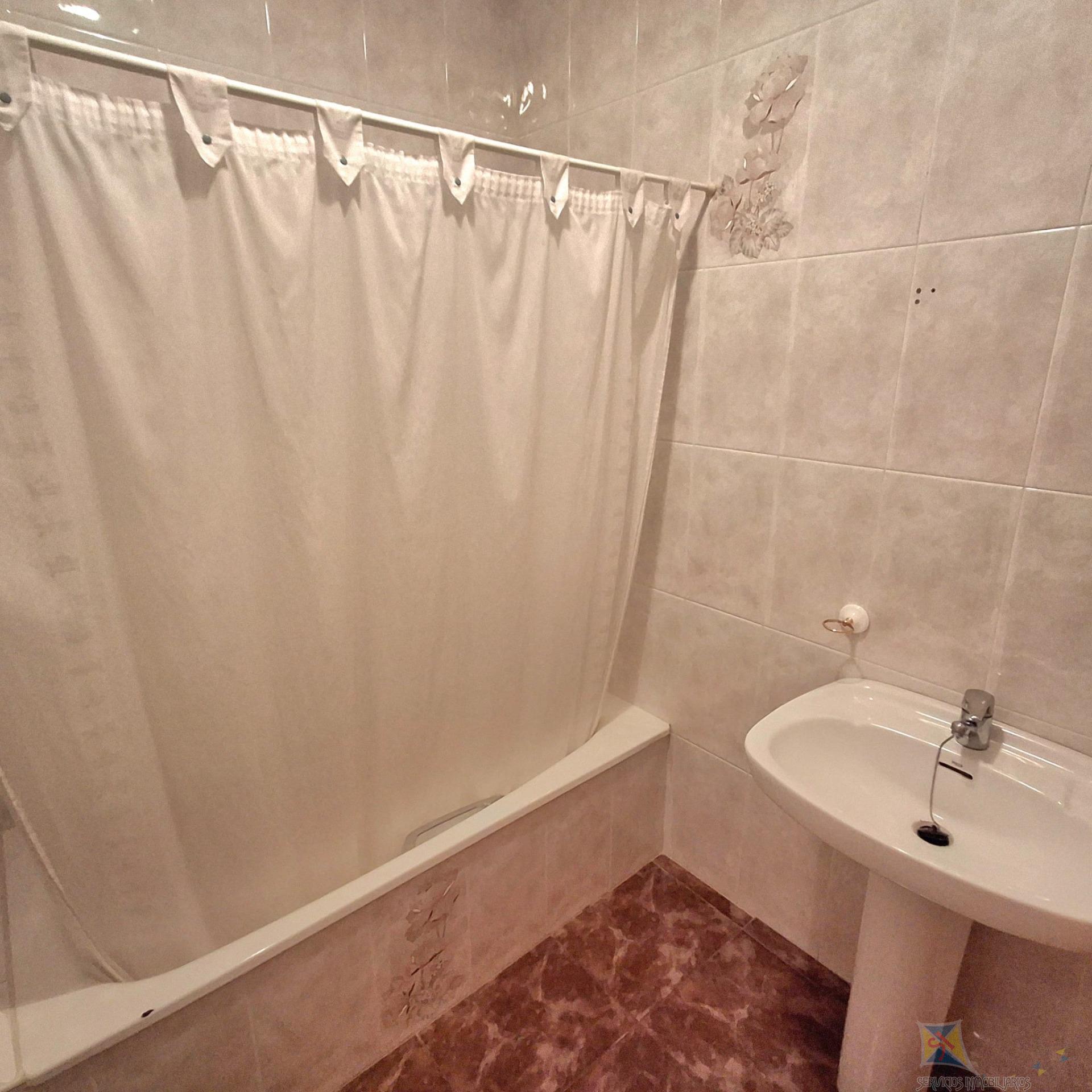 For sale of house in Láujar de Andarax