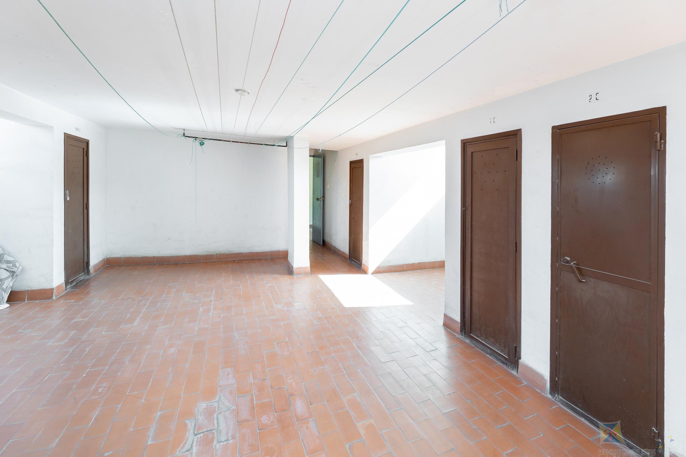 For sale of apartment in Granada