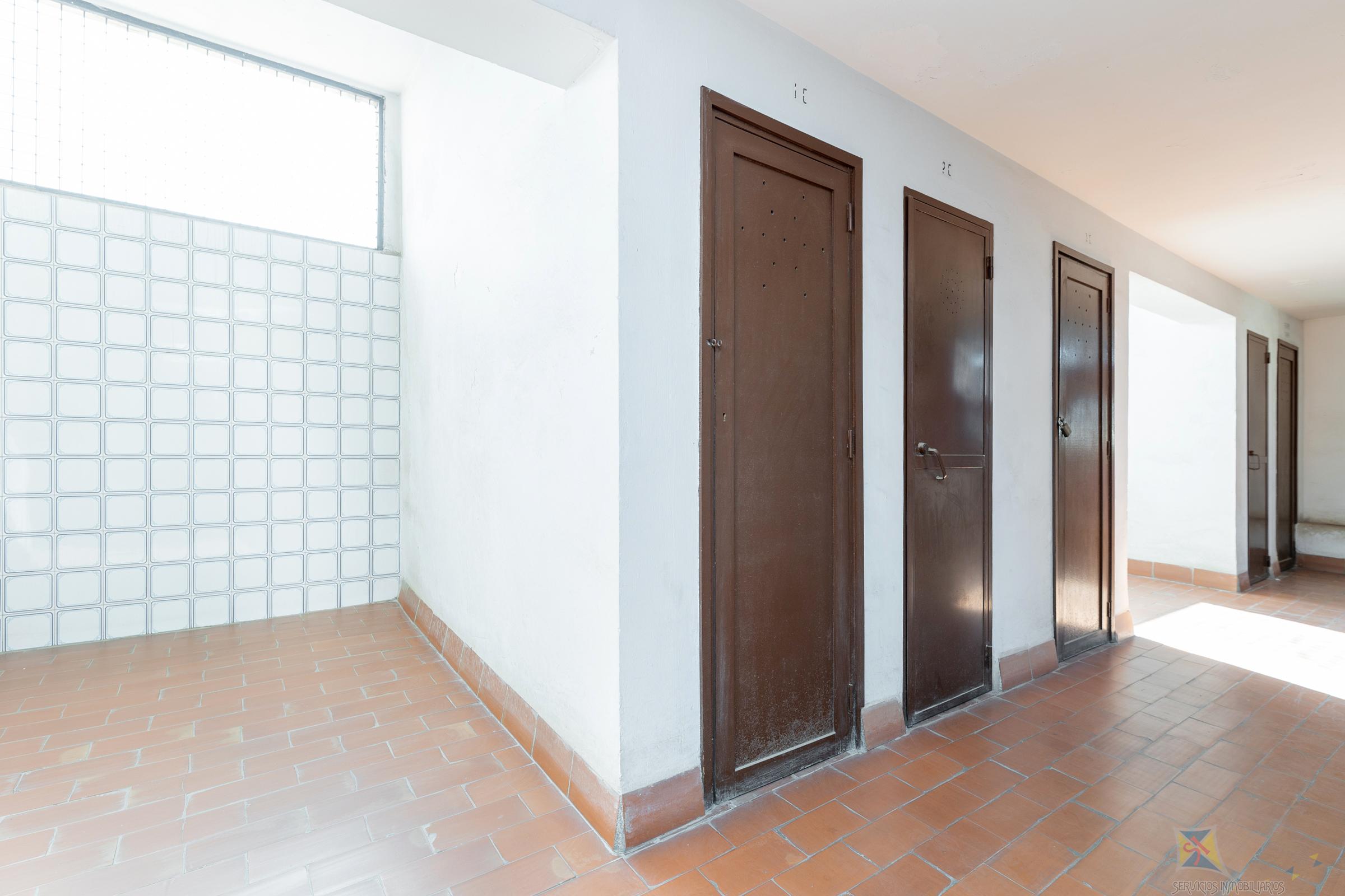 For sale of apartment in Granada
