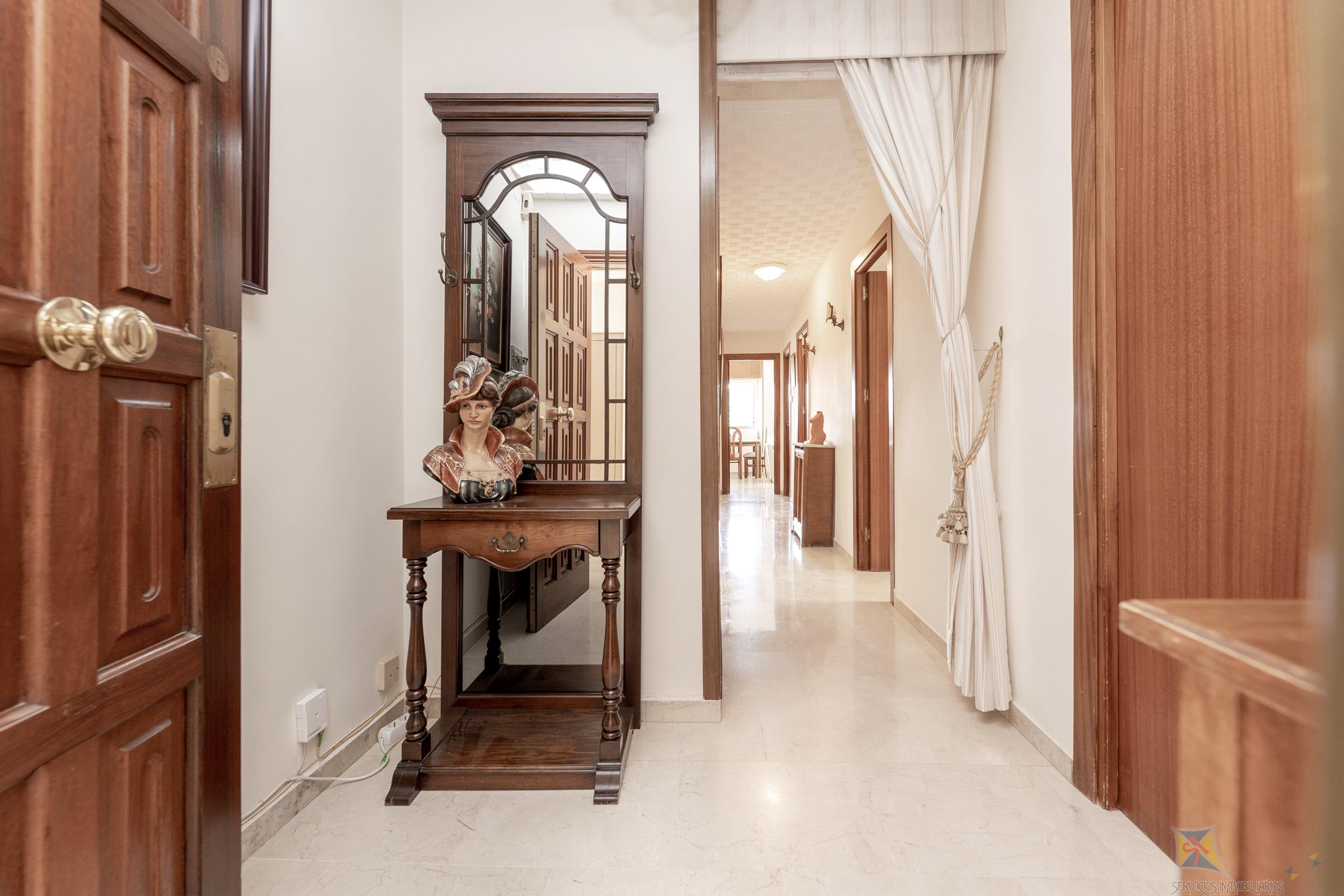 For sale of apartment in Granada
