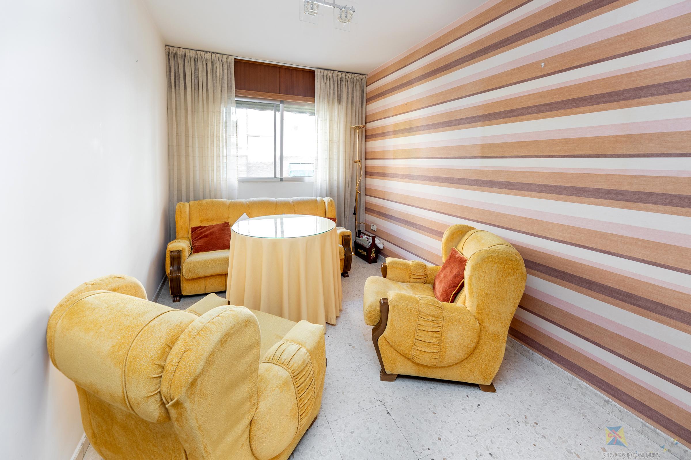 For sale of apartment in Granada