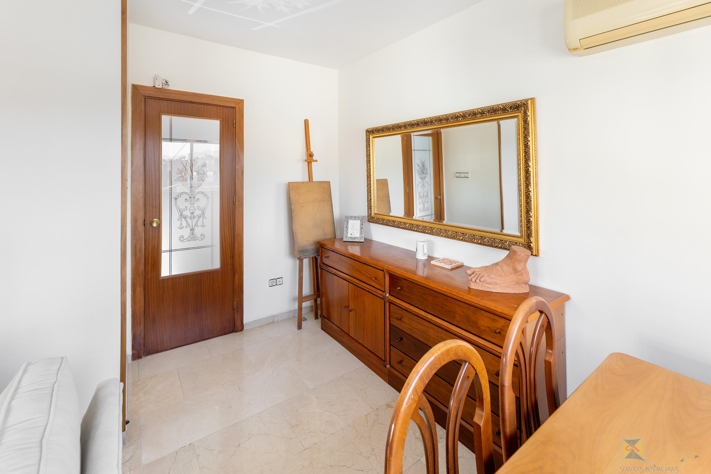 For sale of apartment in Granada