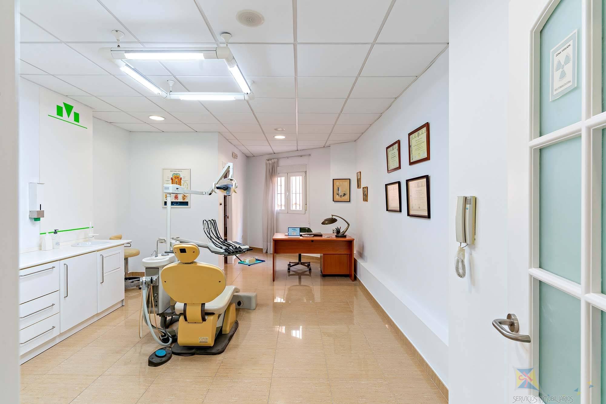 Venta de local en Albuñol