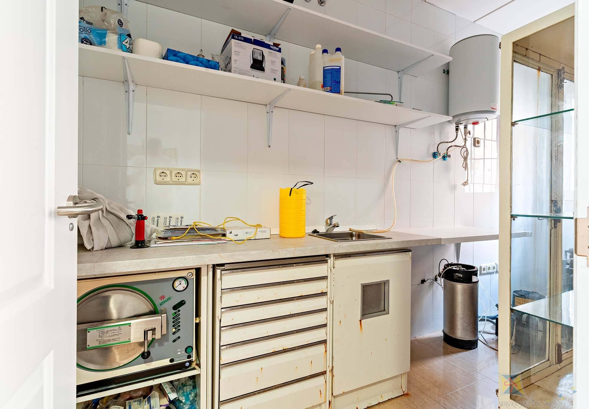 Venta de local en Albuñol