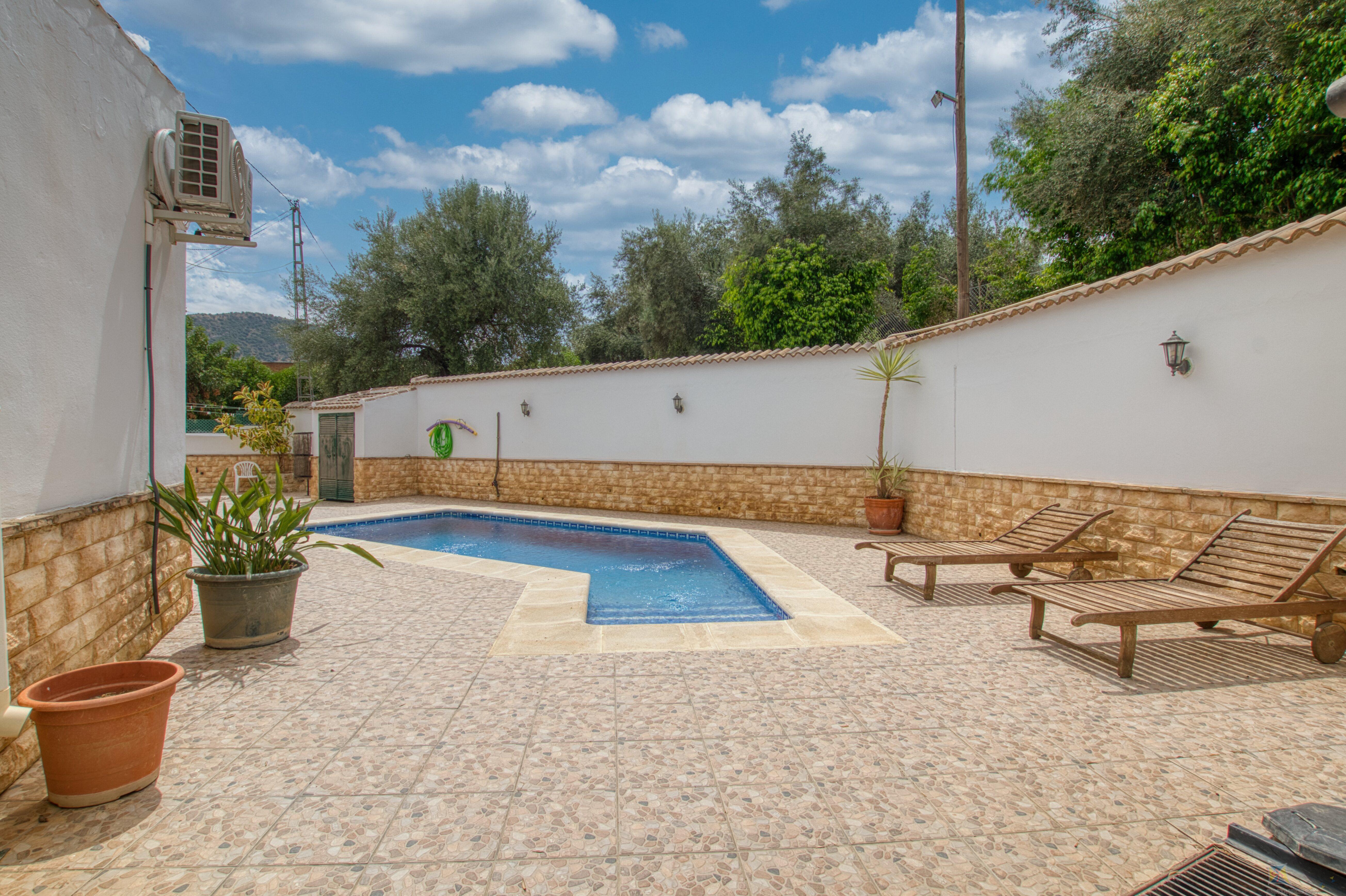 Venta de villa en Periana